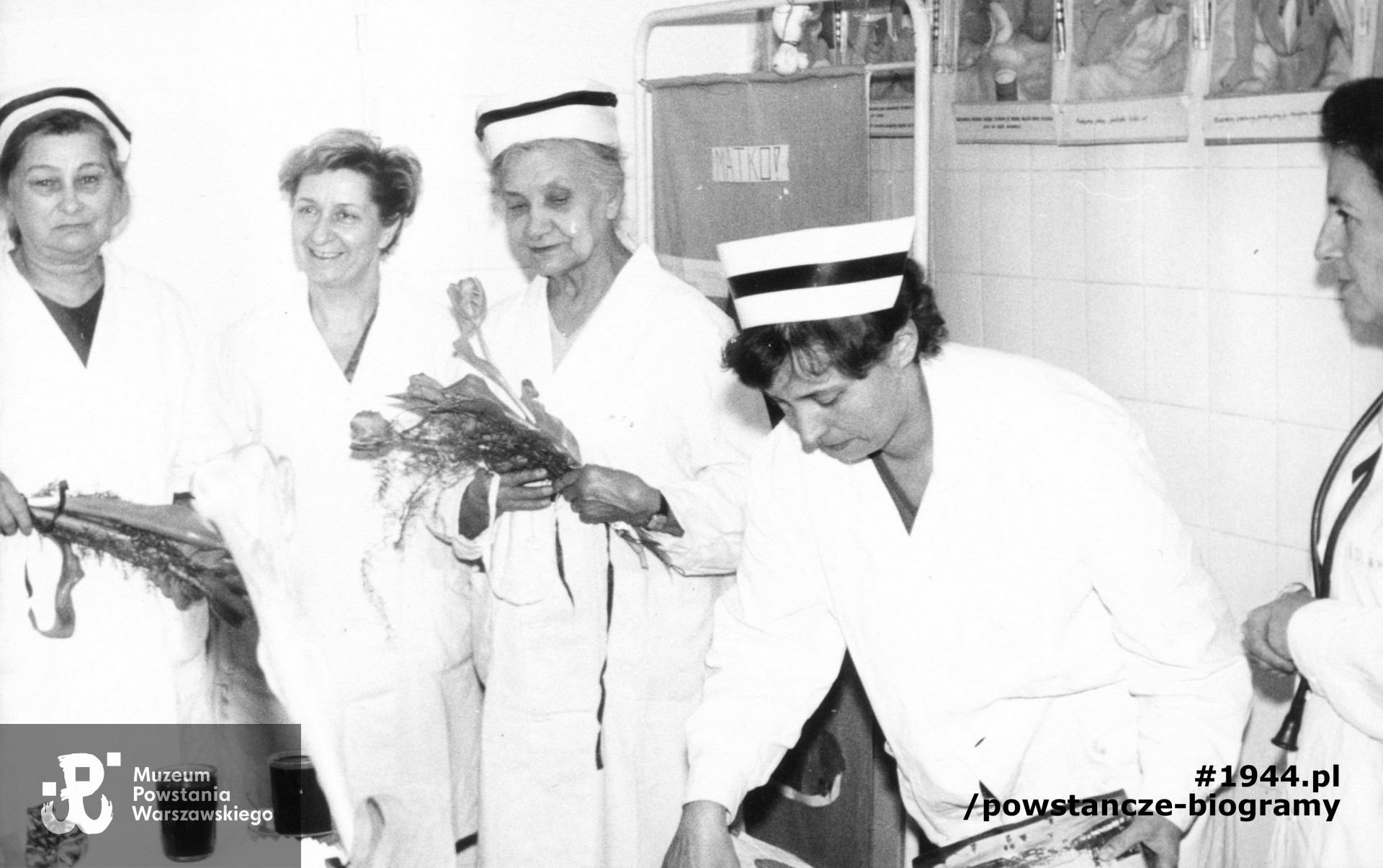 Fotografia z archiwum rodzinnego synowej, p. Alicji Modelskiej. Jadwiga Modelska stoi pierwsza z lewej