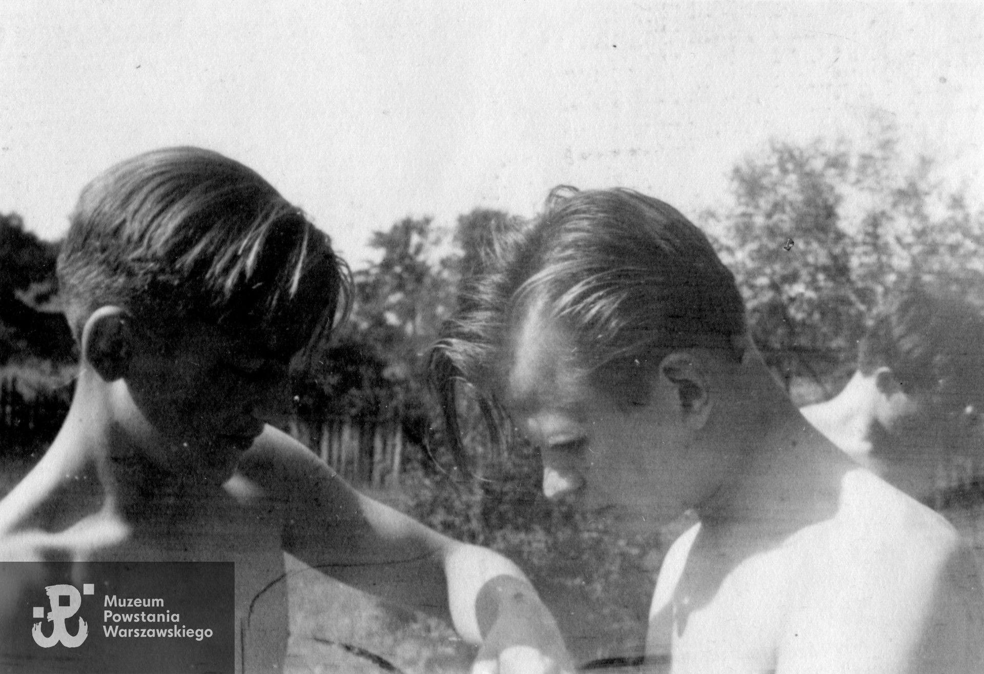 Andrzej Przedpełski "Wrona" i Witold Henneberg. Fot. ze zbiorów rodzinnych p.  Anny Przedpełskiej-Trzeciakowskiej, skany wykonano  w Pokoju  Kombatanta MPW (2015 r.) 