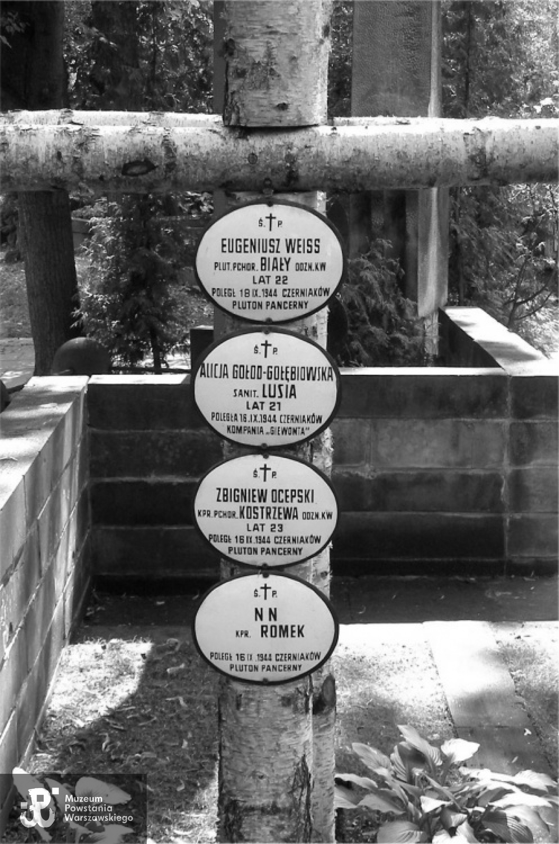 Mogiła Zbigniewa Ocepskiego ps. Kostrzewa - kwatera batalionu „Zośka” na Cmentarzu Wojskowym w Warszawie.