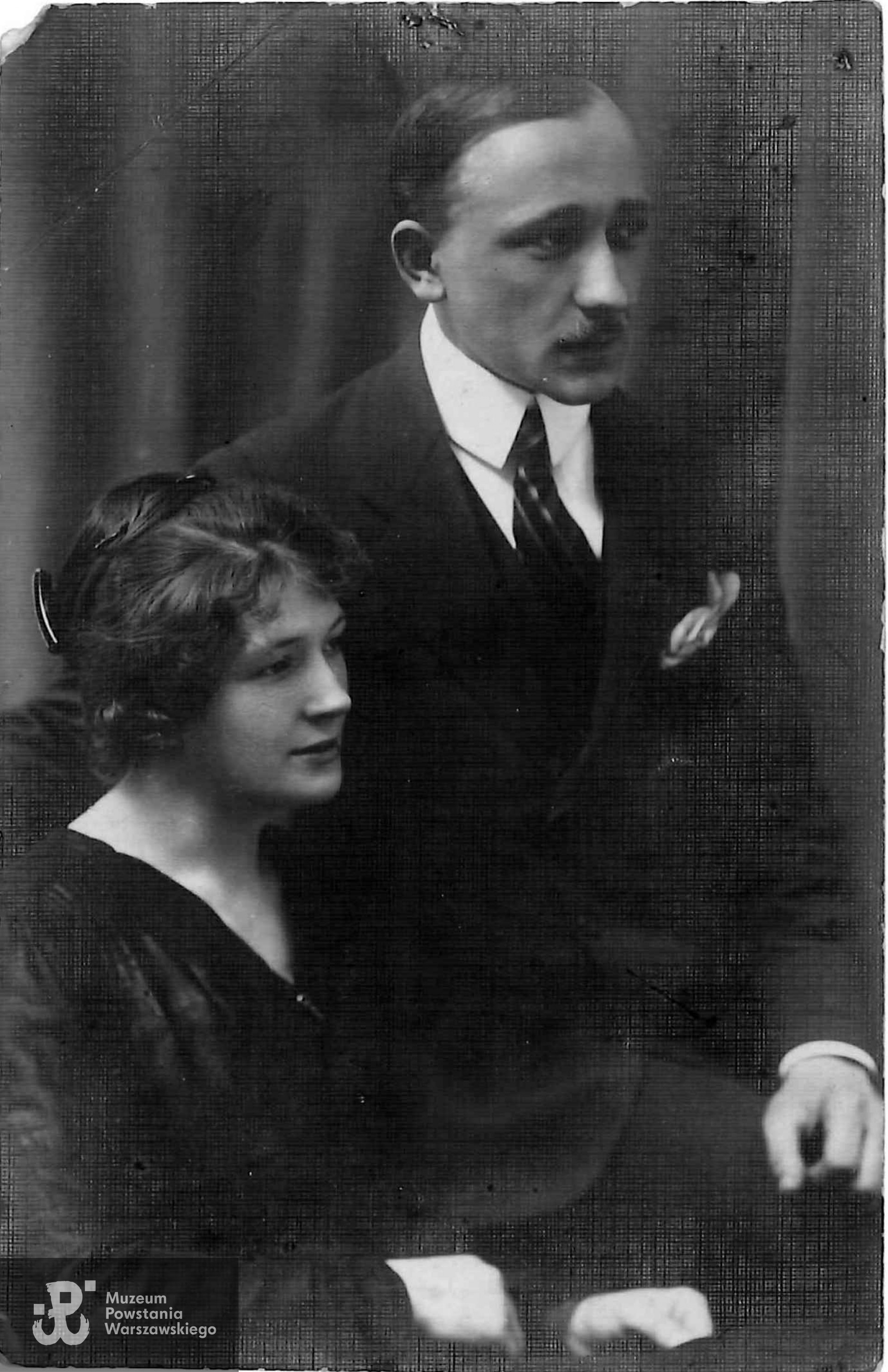 Rodzice Henryka - Wacław Huńko i Jadwiga z Szymańskich, polegli w egzekucji na Woli w sierpniu 1944 r.  Fot. ze zbiorów rodzinnych, skan udostępniła p. Elżbieta Janik