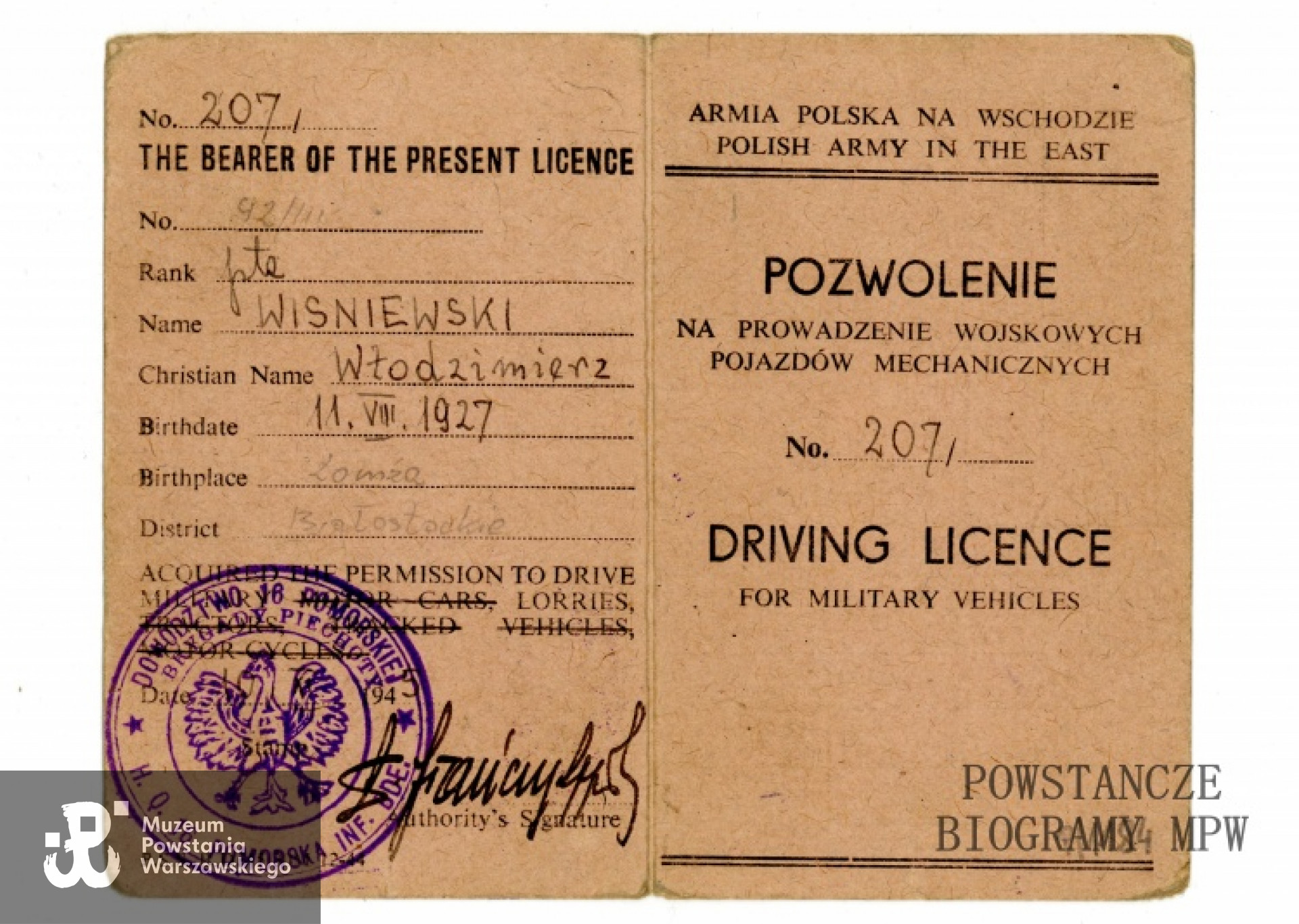 Pozwolenie na prowadzenie wojskowych pojazdów mechanicznych na nazwisko Włodzimierz Wiśniewski. Ze zbiorów Muzeum Powstania Warszawskiego, sygn. P/1184, dar Włodzimierza Wiśniewskiego "Szczerby"