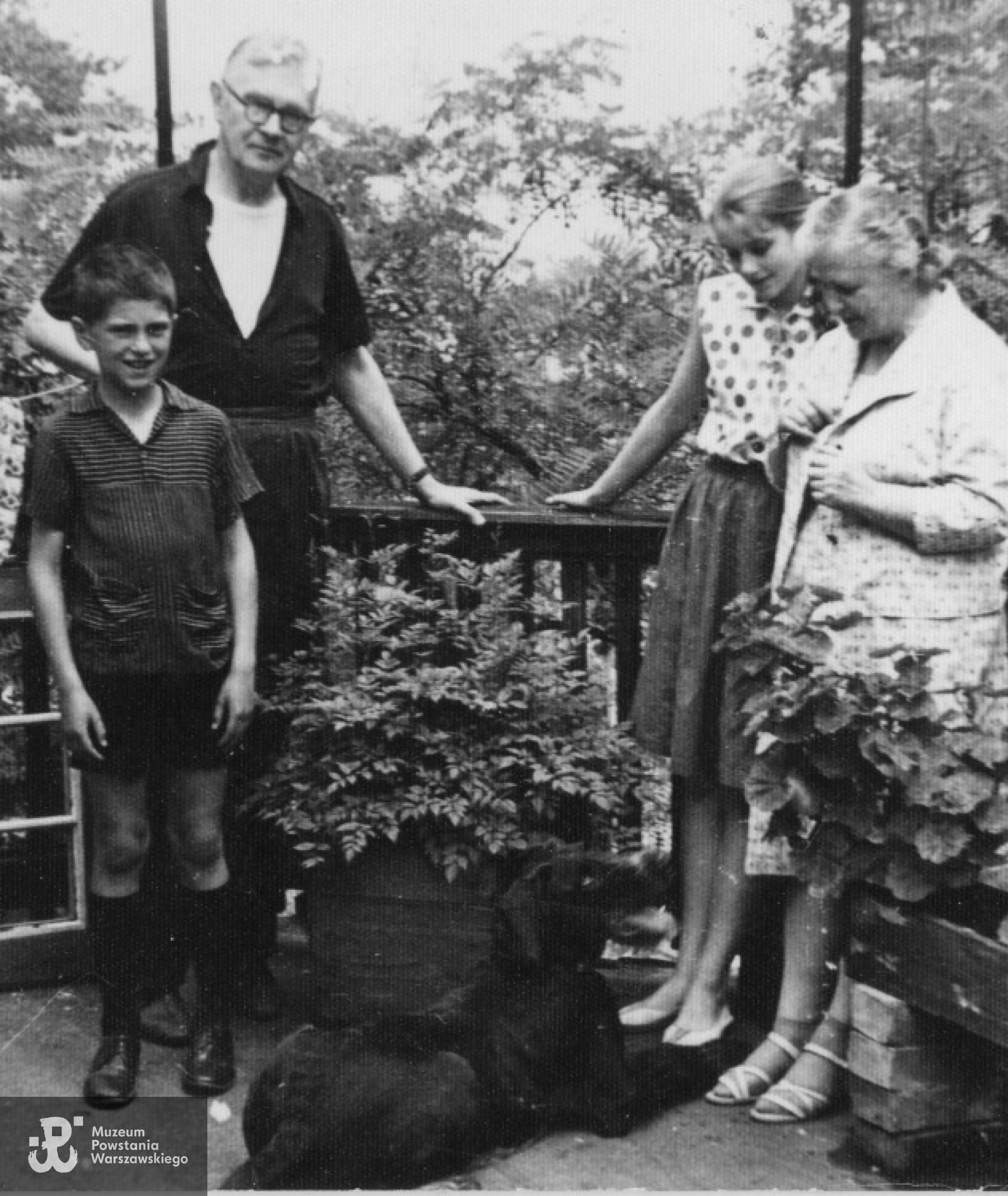 Benedykt Krzywiec z rodziną - Sopot 1965