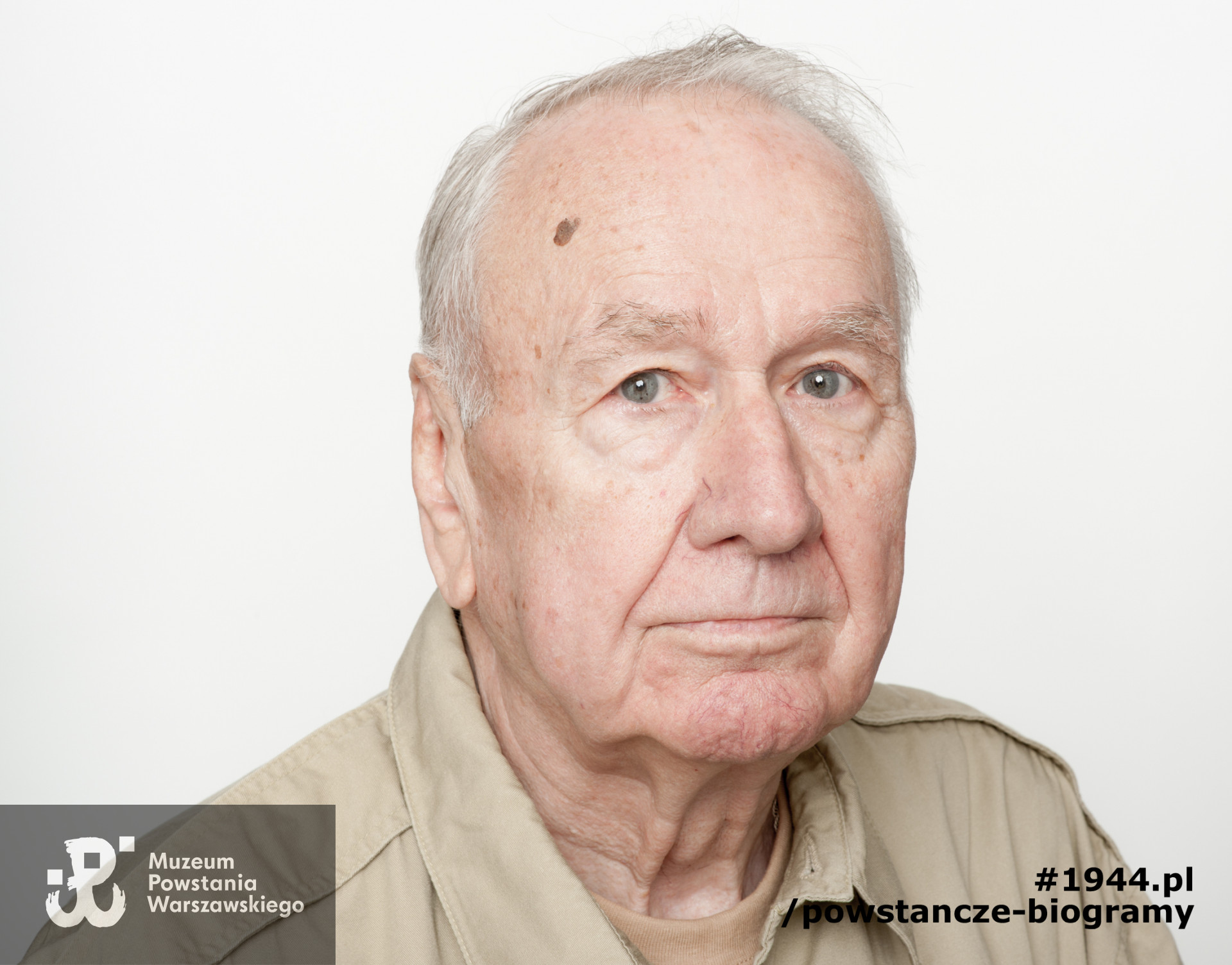 Zdjęcie z serii portretów Powstańców Warszawskich wykonanych w ramach projektu "1944/70/2014" realizowanego przez grupę WWPHOTO dla uczczenia 70. rocznicy wybuchu Powstania Warszawskiego. Muzeum Powstania Warszawskiego, 22.07-04.08 2013.
