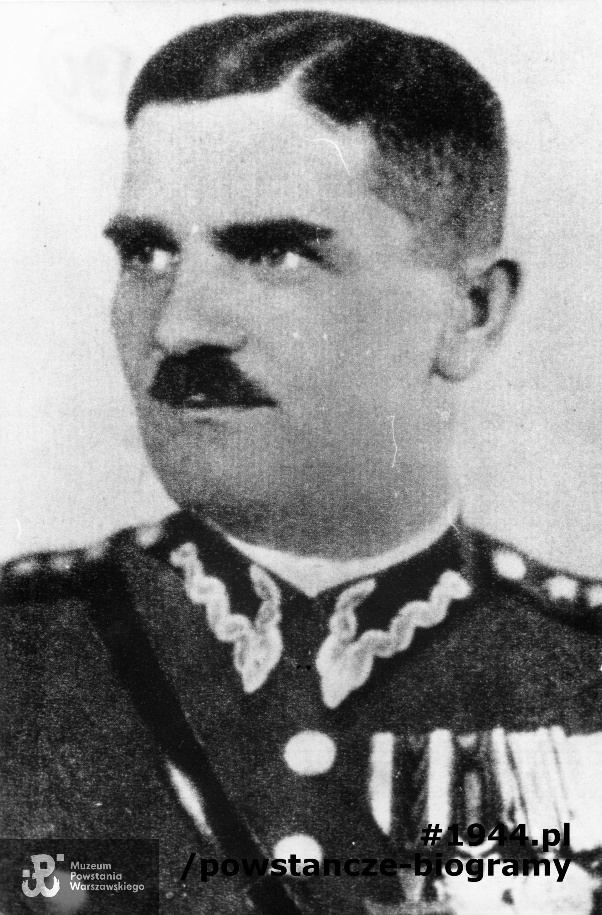 Ppłk. Stanisław Kamiński ps. "Daniel" (1896-1969). Fotografia portretowa ze zbiorów Muzeum Powstania Warszawskiego, sygn. MPW-IK/1118