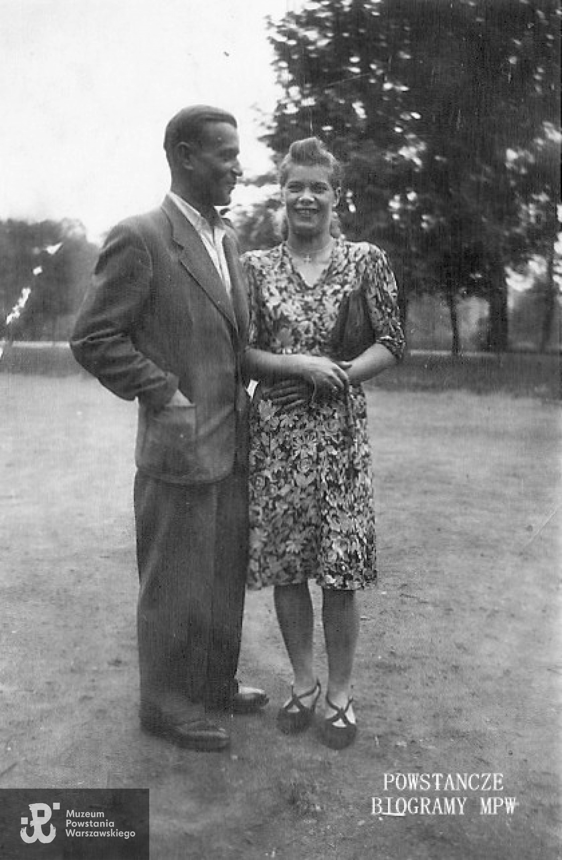 Z drugą żoną w Ogrodzie Saskim bądź na Polu Mokotowskim. Fot. z archiwum rodzinnego Pauliny Turyk