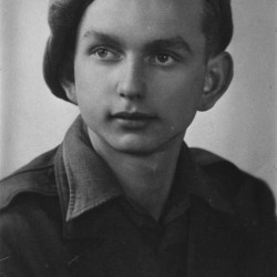 Jerzy Kowalczyk - zdjęcie wykonane w 1946 roku w Brukseli