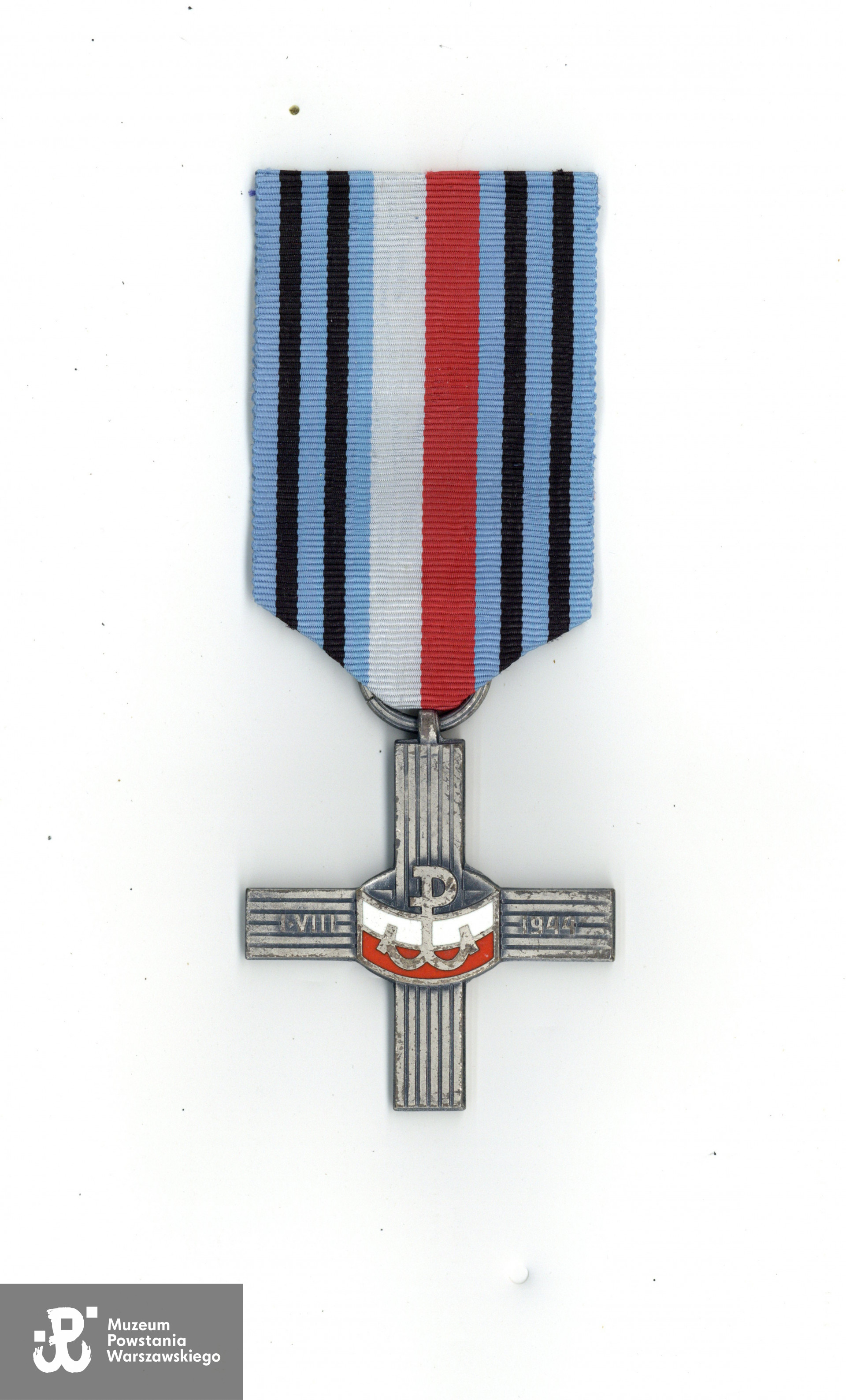 Warszawski Krzyż Powstańczy Adolfa Kalety. Ze zbiorów rodzinnych, udostępniła wnuczka Powstańca, Pani Marta Spychalska,  fot.  wykonano w Muzeum Powstania Warszawskiego, 07/2023