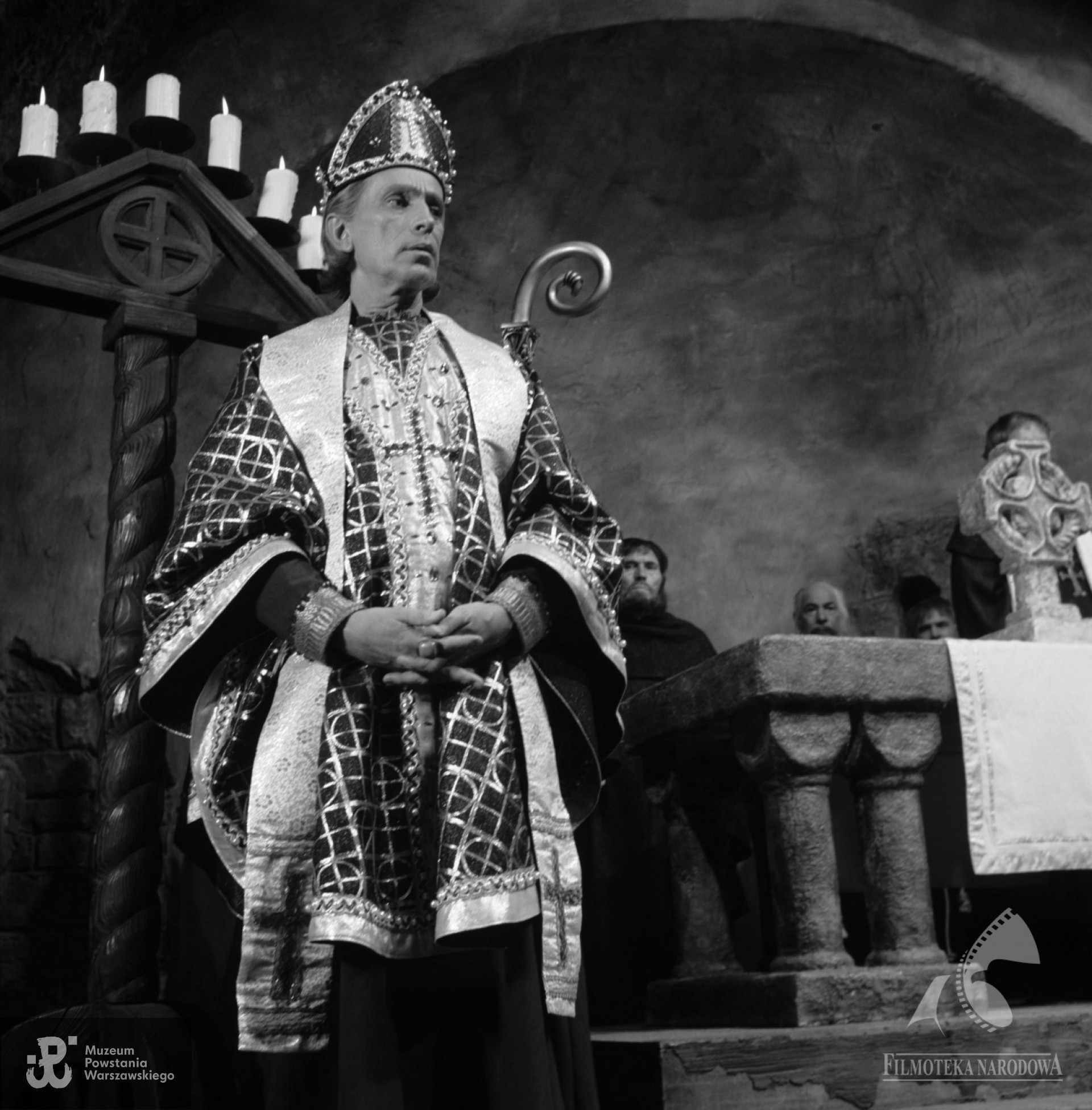 W roli  Stanisława Biskupa w filmie "Bolesław Chrobry". Fot. ze zbiorów Filmoteki Narodowej - Instytut  Audiowizualny (FINA)