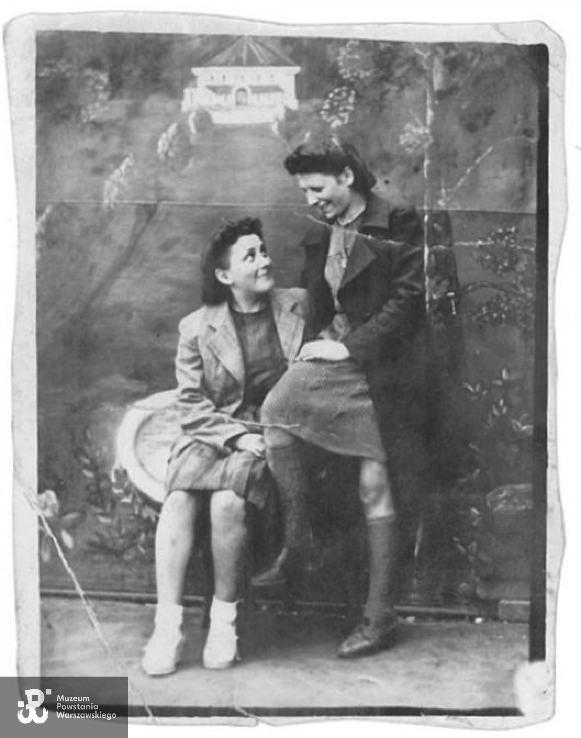 Anna z siostrą. Fot. z archiwum rodzinnego Anny Heleny Kurek z domu Runowskiej