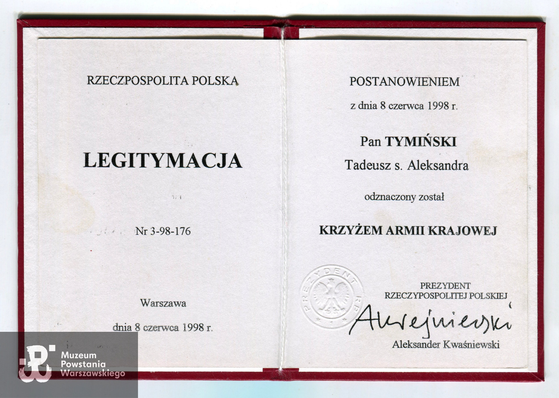 Legitymacja odznaczeniowa - Krzyż Armii Krajowej. Archiwum prywatne p. Tadeusza Tymińskiego