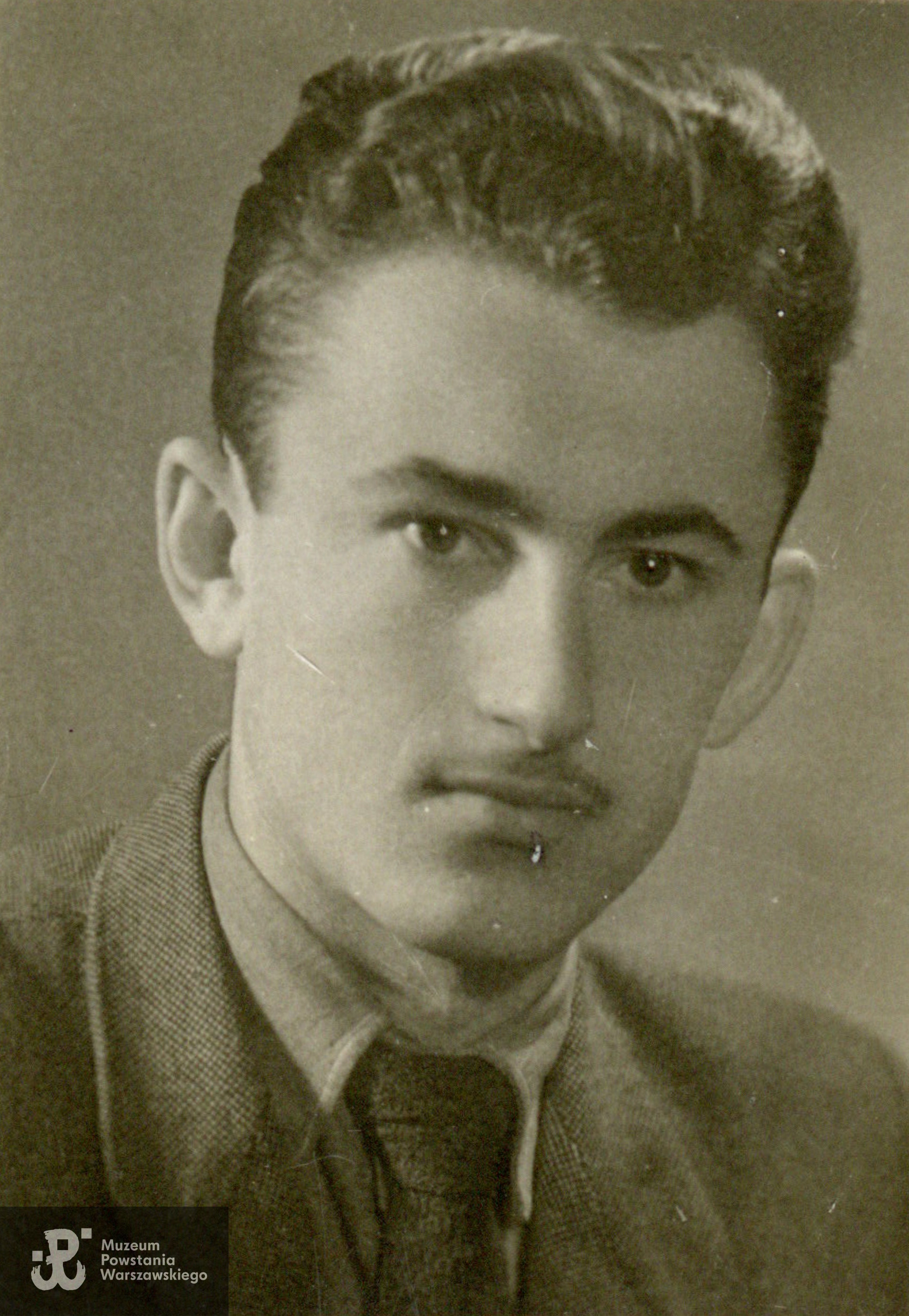 st. strzelec Zbigniew Rzeźnicki "Zbych" (1928-2006). Fot. ze zbiorów Muzeum Powstania Warszawskiego, sygn. P/9865/23,  dar p. Barbary Zakrzewski, siostry Powstańca