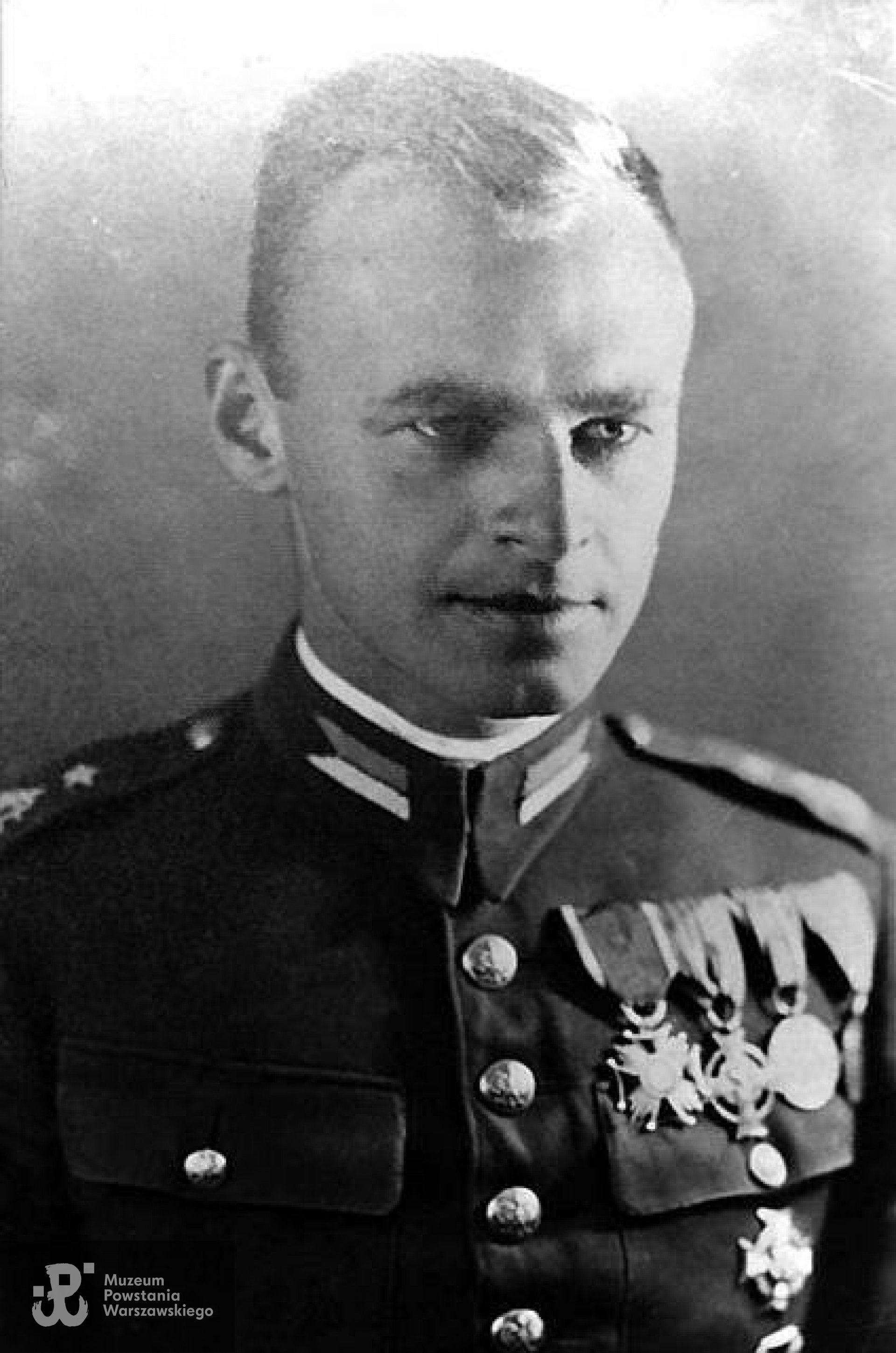 Witold Pilecki w mundurze podporucznika kawalerii. Fot. materiały prasowe