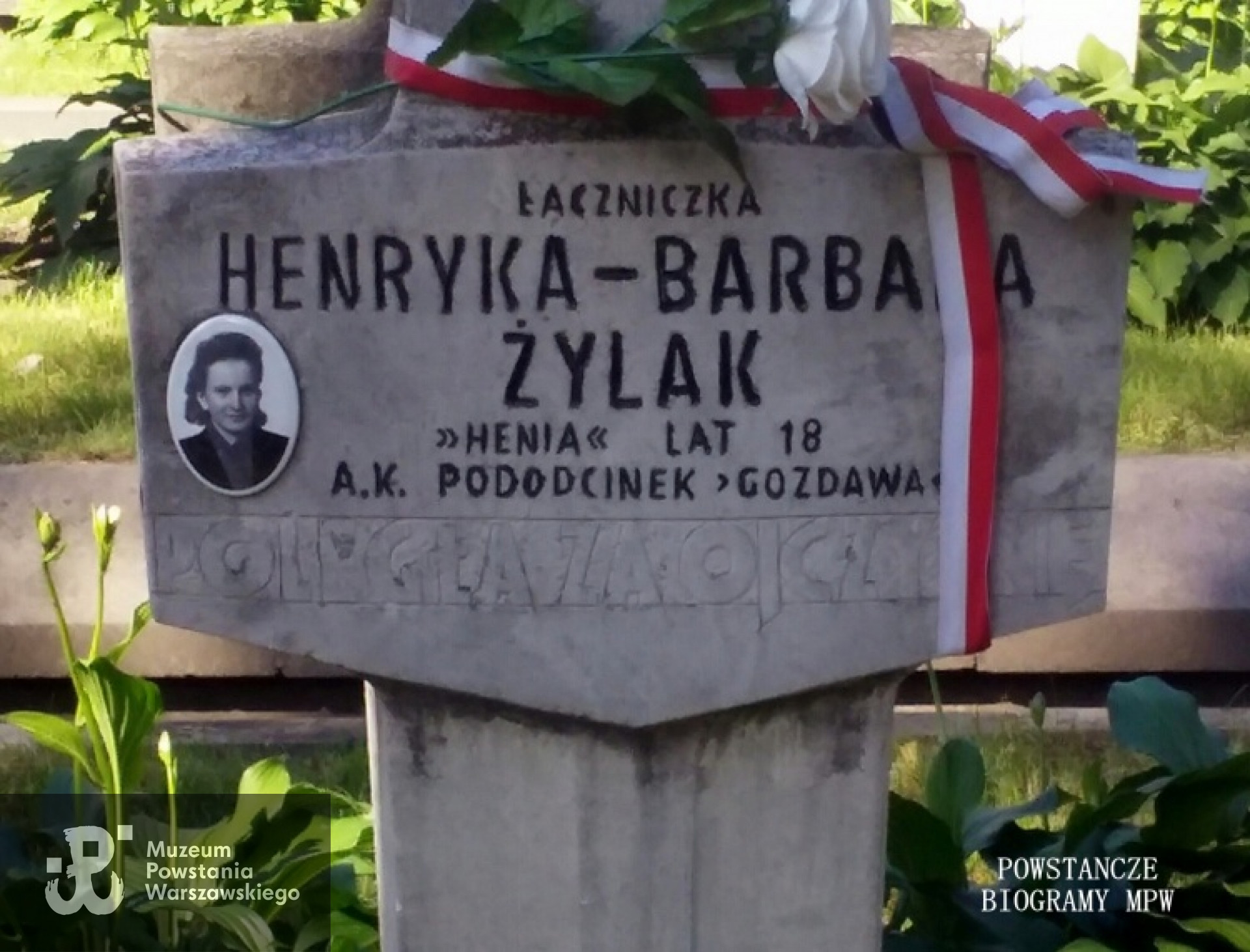 Powązki Wojskowe - Kwatera "Gozdawy", stan mogiły przed renowacją przeprowadzoną w 2018 r. 