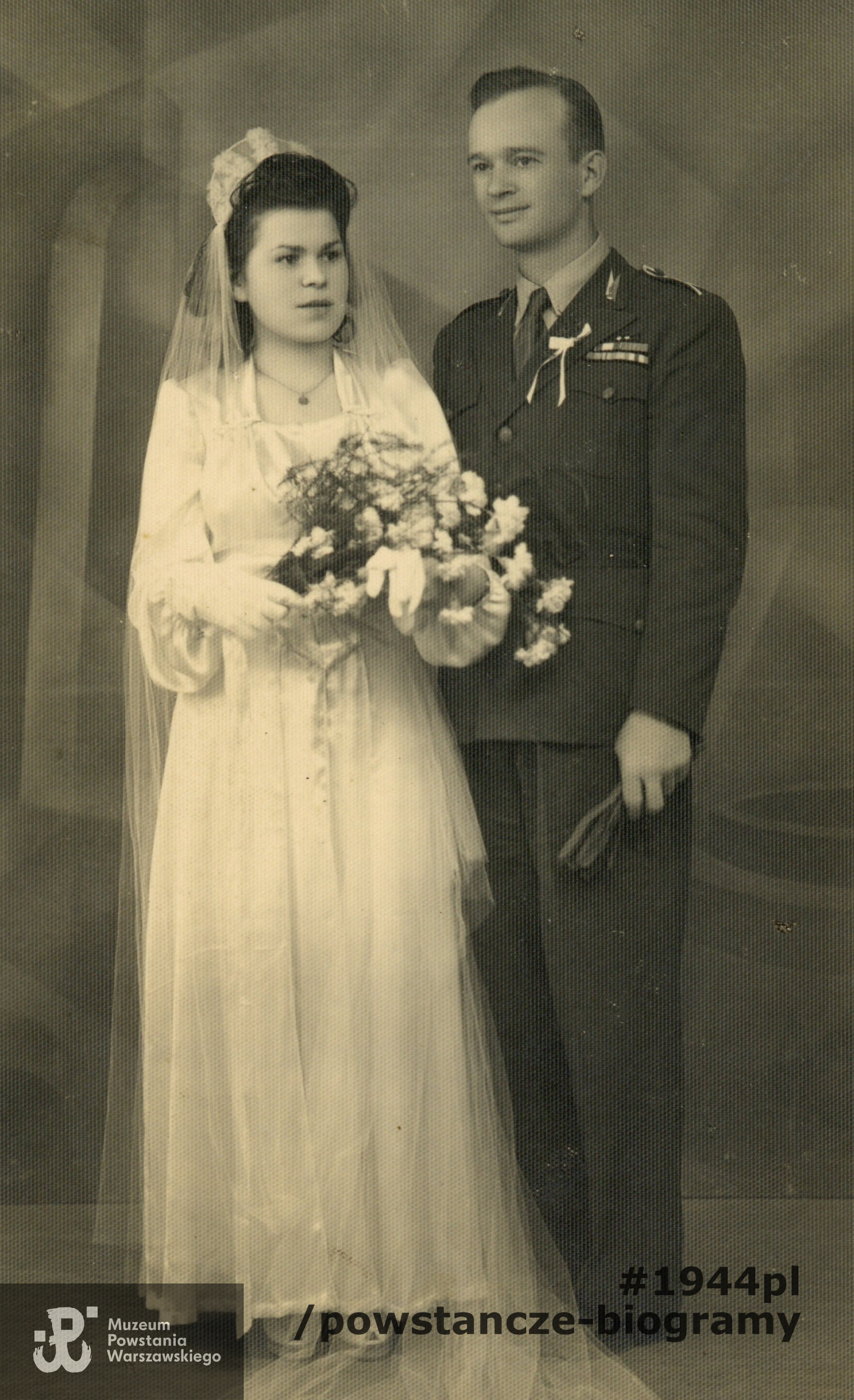 Fotografia ślubna z dedykacją. Hemsley, Anglia, 5 grudnia 1945  r. Fotografia z kolekcji prywatnej, udostępnił Patryk Stefański