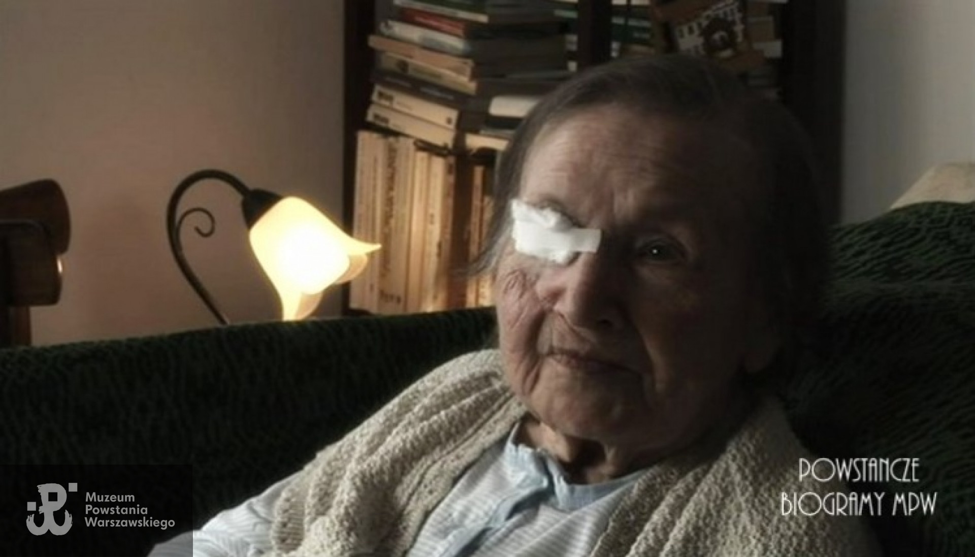 Irmina Bajerska z domu Żak, na zdjęciu podczas wywiadu dla Archiwum Historii Mówionej MPW. - 2011 rok.