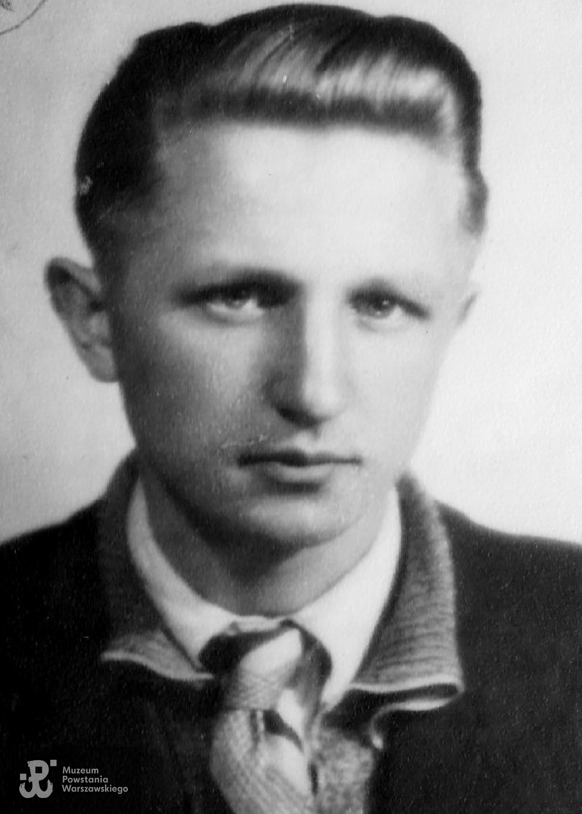 Fot. z archiwum rodzinnego p. Ryszarda Zagrodzkiego „Miecz”, skan udostępniony przez Centrum Wolontariatu Muzeum Powstania Warszawskiego, marzec 2024