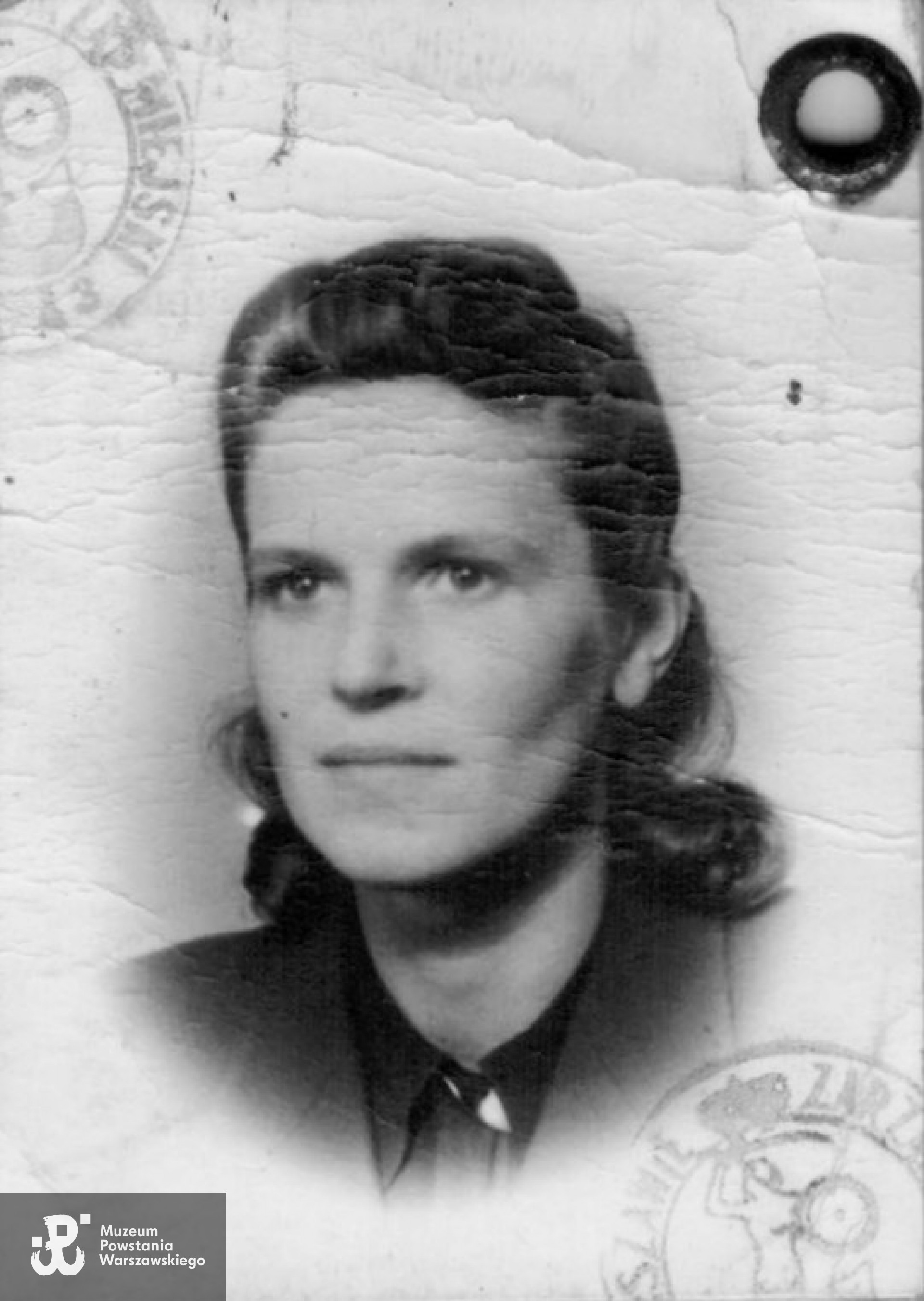 Stefania Krupa z domu Gawałkiewicz,  po wojnie Kołakowska (1909-1981). Fot. z dokumentów z okresu okupacji niemieckiej. Z archiwum rodzinnego udostępnił Igor  Niewiadomski 