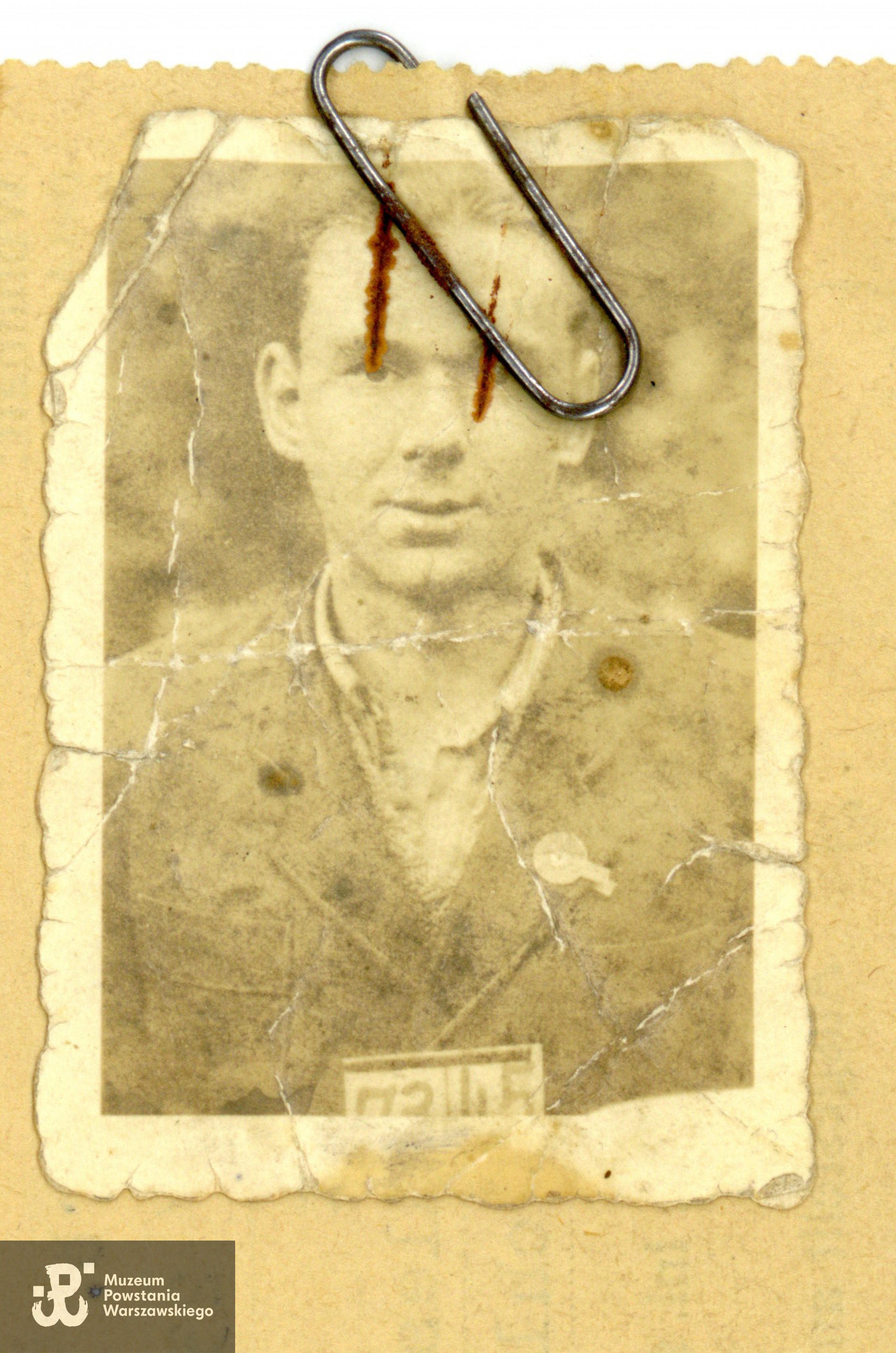 Zdjęcie z okresu pracy przymusowej w Niemczech.  Fot. ze zbiorów rodzinnych, do wykonania kopii udostępniła p. Elżbieta Wysocka, córka Powstańca. Skany wykonano w Muzeum Powstania Warszawskiego w grudniu 2023 r. 