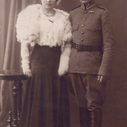Kwiecień 1917 r. - przyszli rodzice: Aleksandra i Ignacy Wąsowicz w dniu ślubu