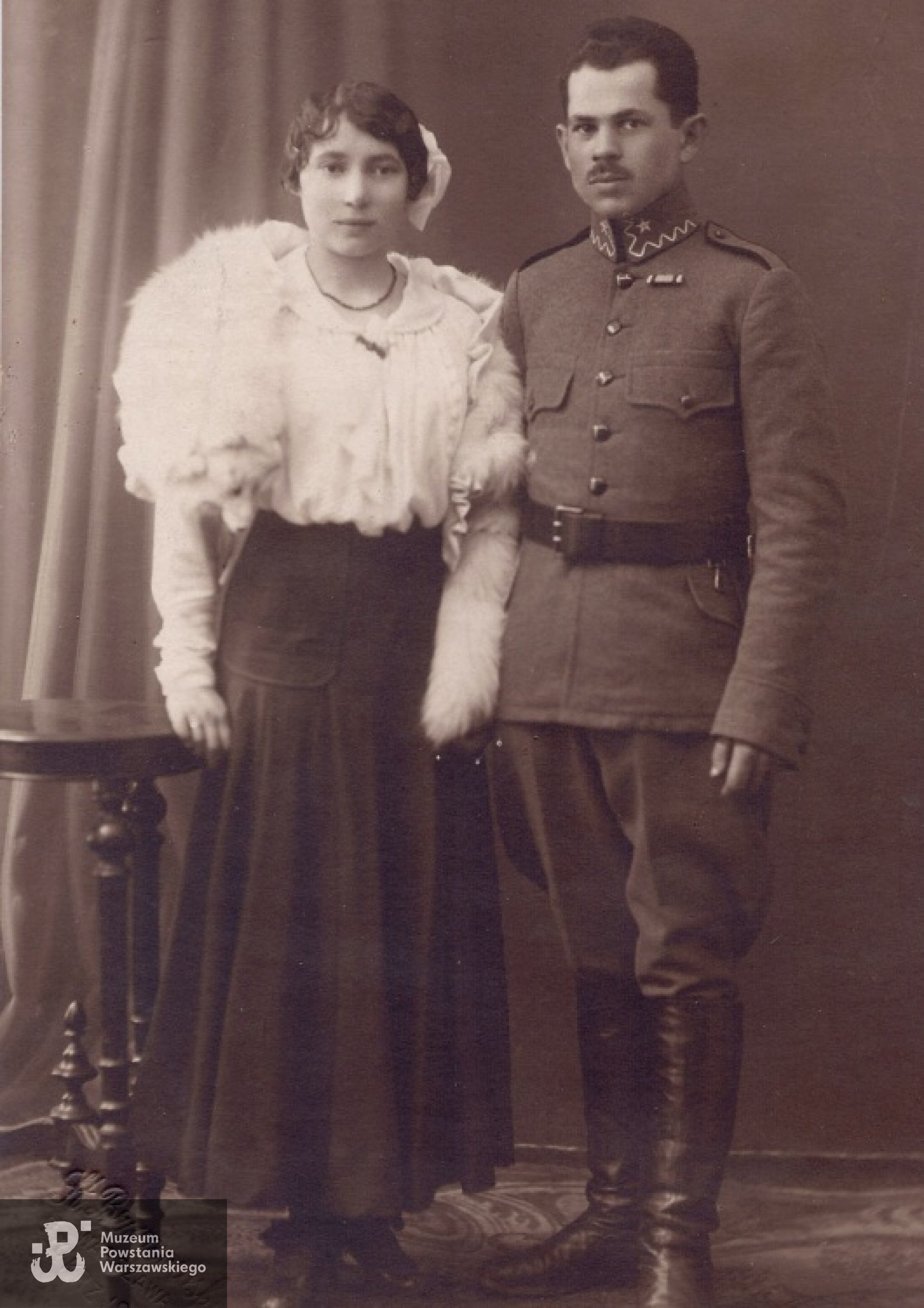 Kwiecień 1917 r. - przyszli rodzice: Aleksandra i Ignacy Wąsowicz w dniu ślubu