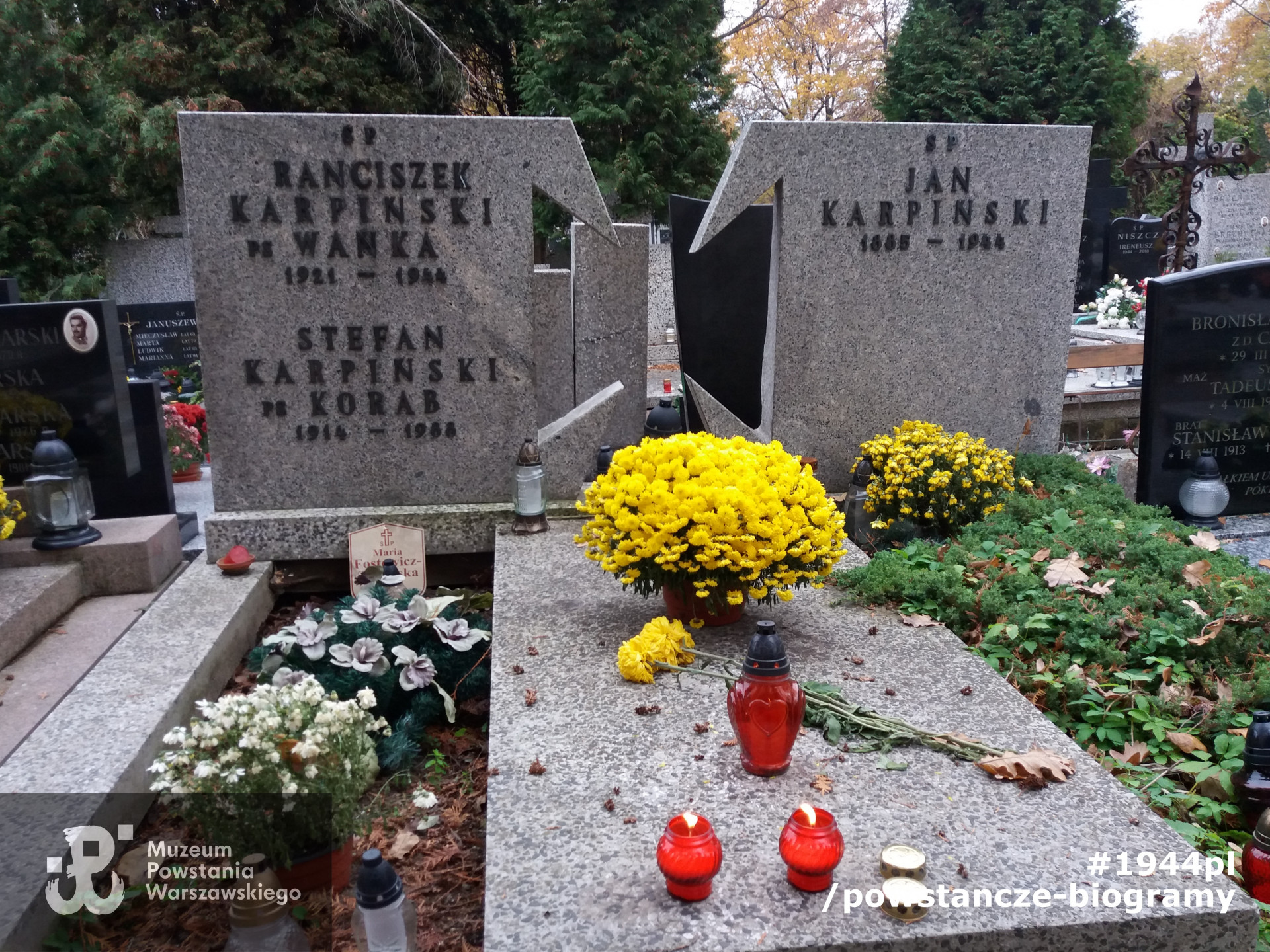 Cmentarz Bródnowski w Warszawie - grób rodziny Karpińskich, miejsce pochowania Franciszka, jego  brata Stefana oraz ojca Jana Karpińskiego. Stan w roku 2019. Fot. Maria Pałgan, Muzeum Powstania Warszawskiego.