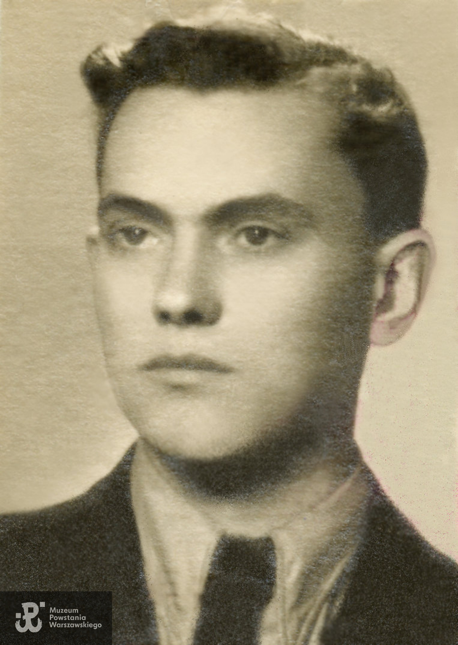 kpr. Andrzej Frydryszak ps. Michał - fotografia powojenna z końca lat 40-tych XX w. Fot. z dokumentów, ze zbiorów rodzinnych p. Andrzeja Frydryszaka