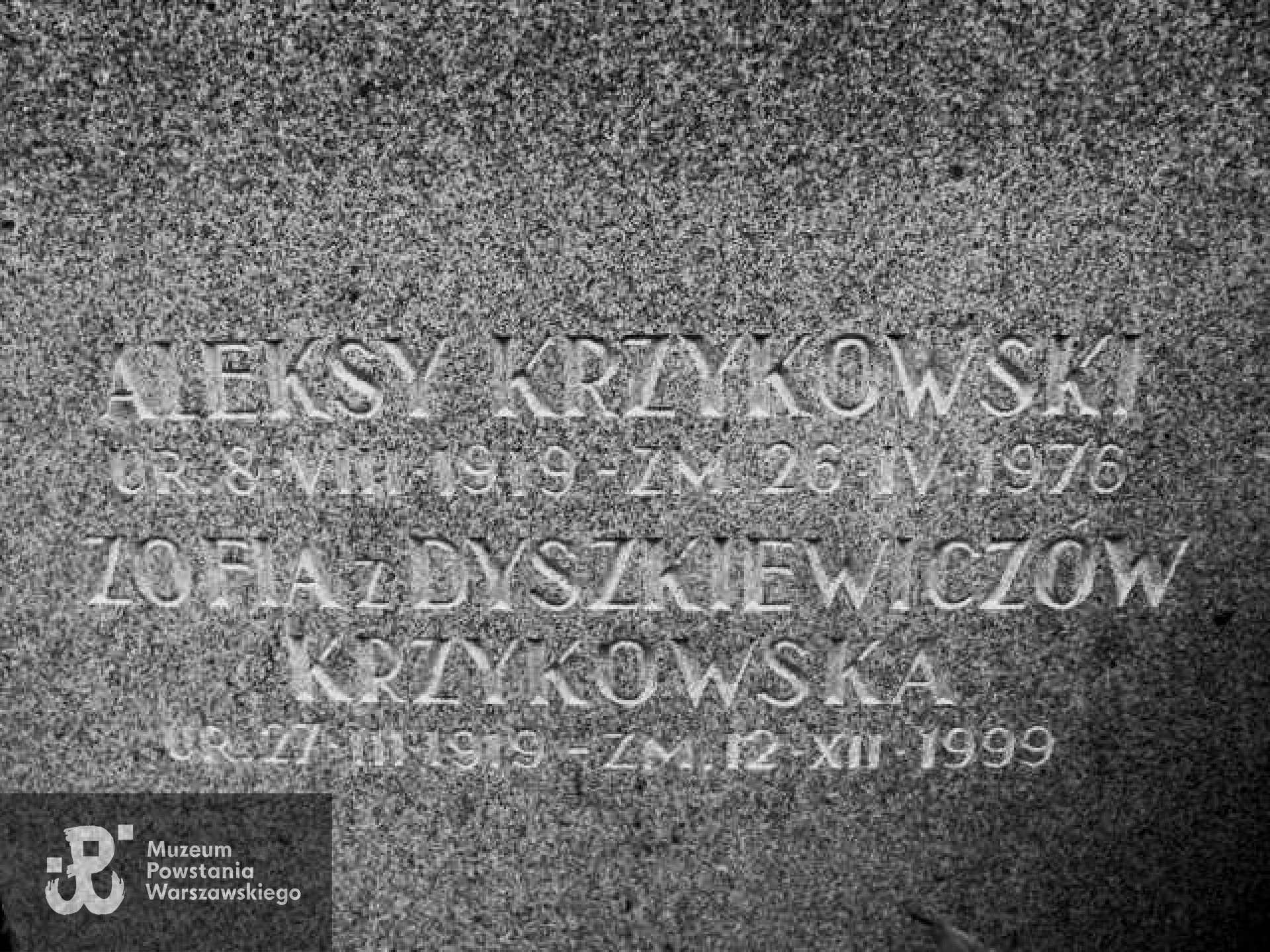 Cmentarz  Ewangelicko-Augsburski przy ul. Młynarskiej  54/56/58,  Aleja 12, rząd 1, miejsce 36, fot. <i>  www.polskie-cmentarze.com</i>