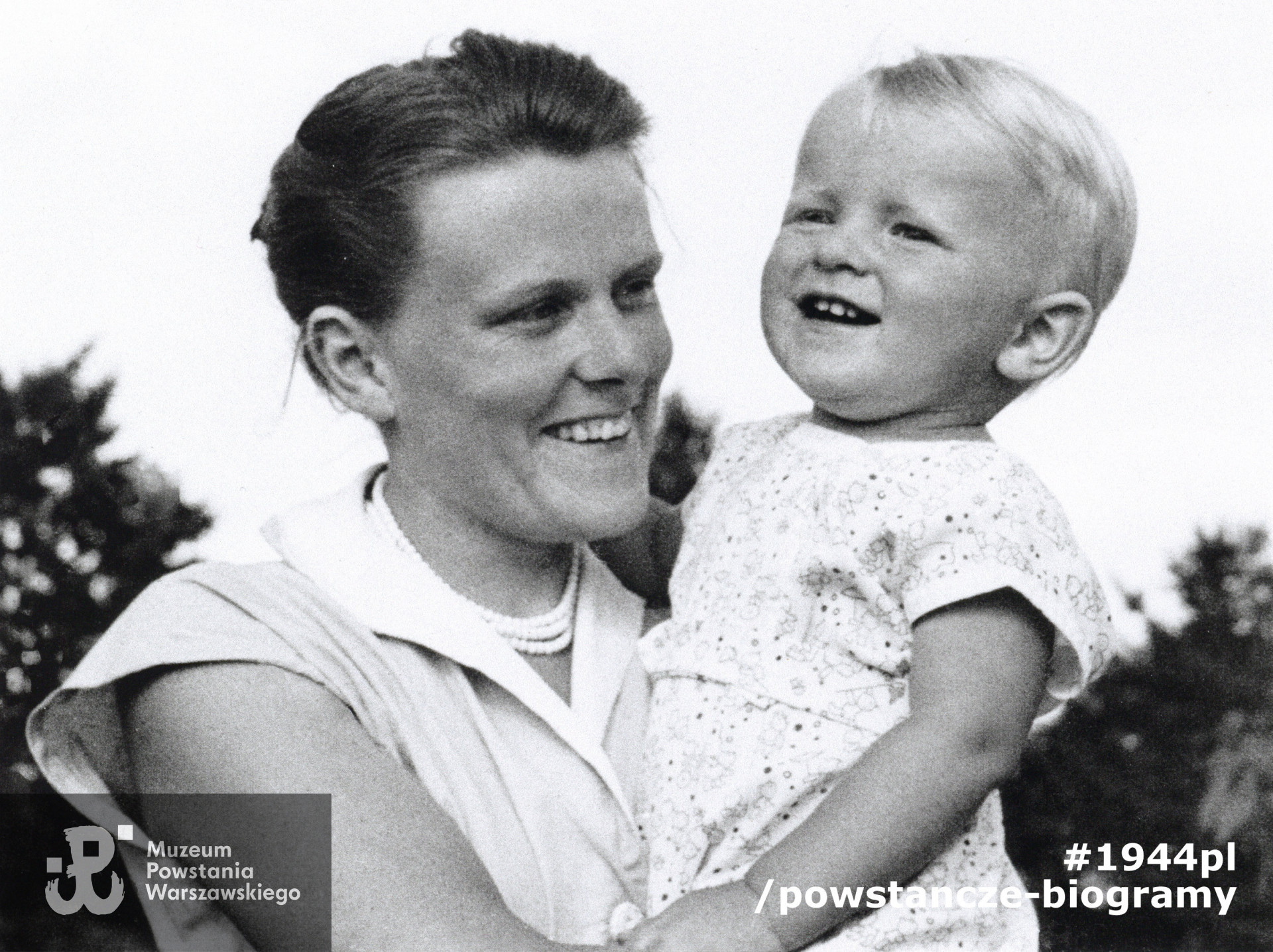 Fotografia powojenna - Alina Polaczkowa z synem Janem - 1953 rok. Fot. ze zbiorów rodzinnych udostępnione przez p. Jana Polaczka, syna Aliny Polaczkowej z d. Rutkowskiej ps. Alina