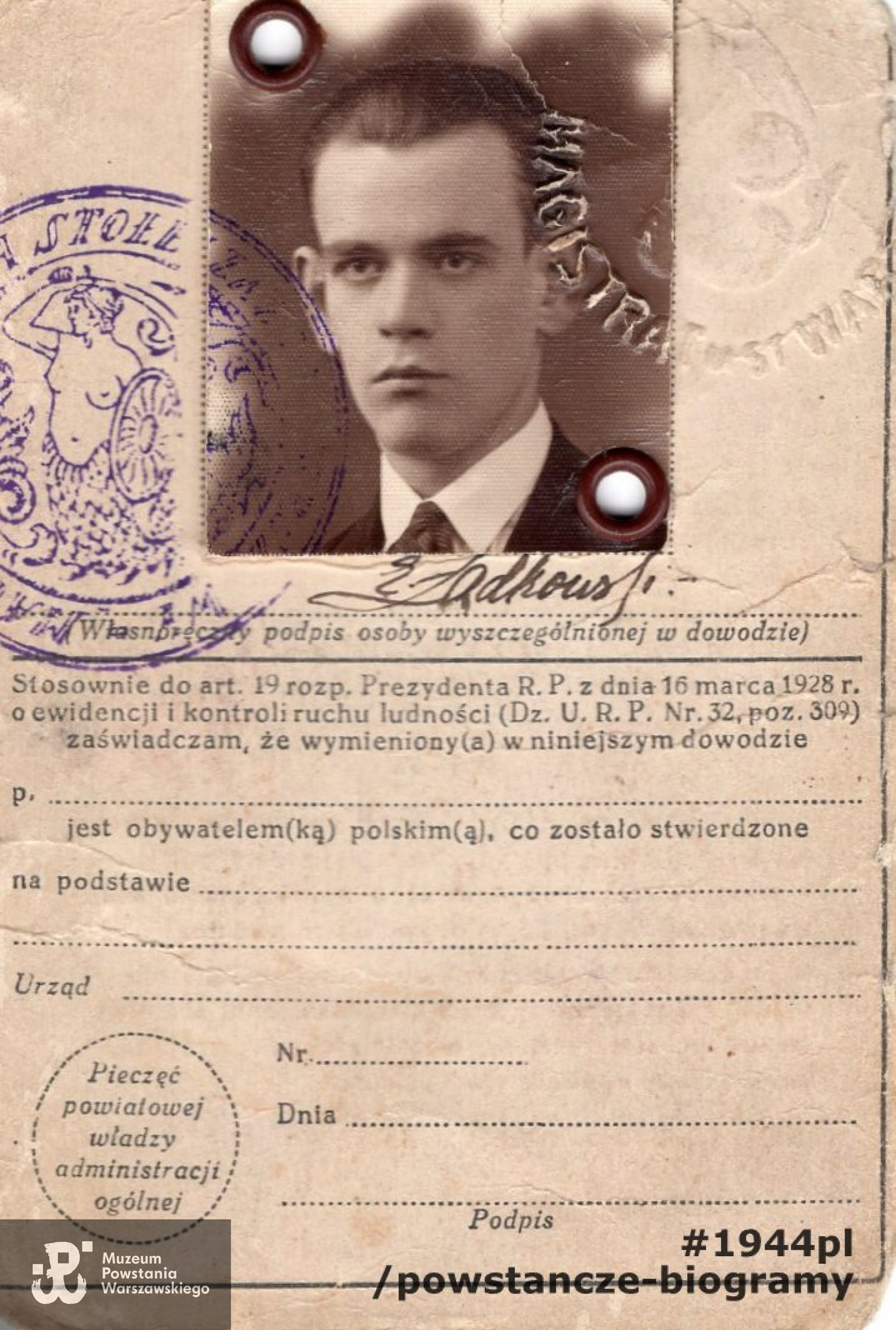 Fotografia  legitymacyjna z dokumentów. Ze zbiorów Muzeum Powstania Warszawskiego