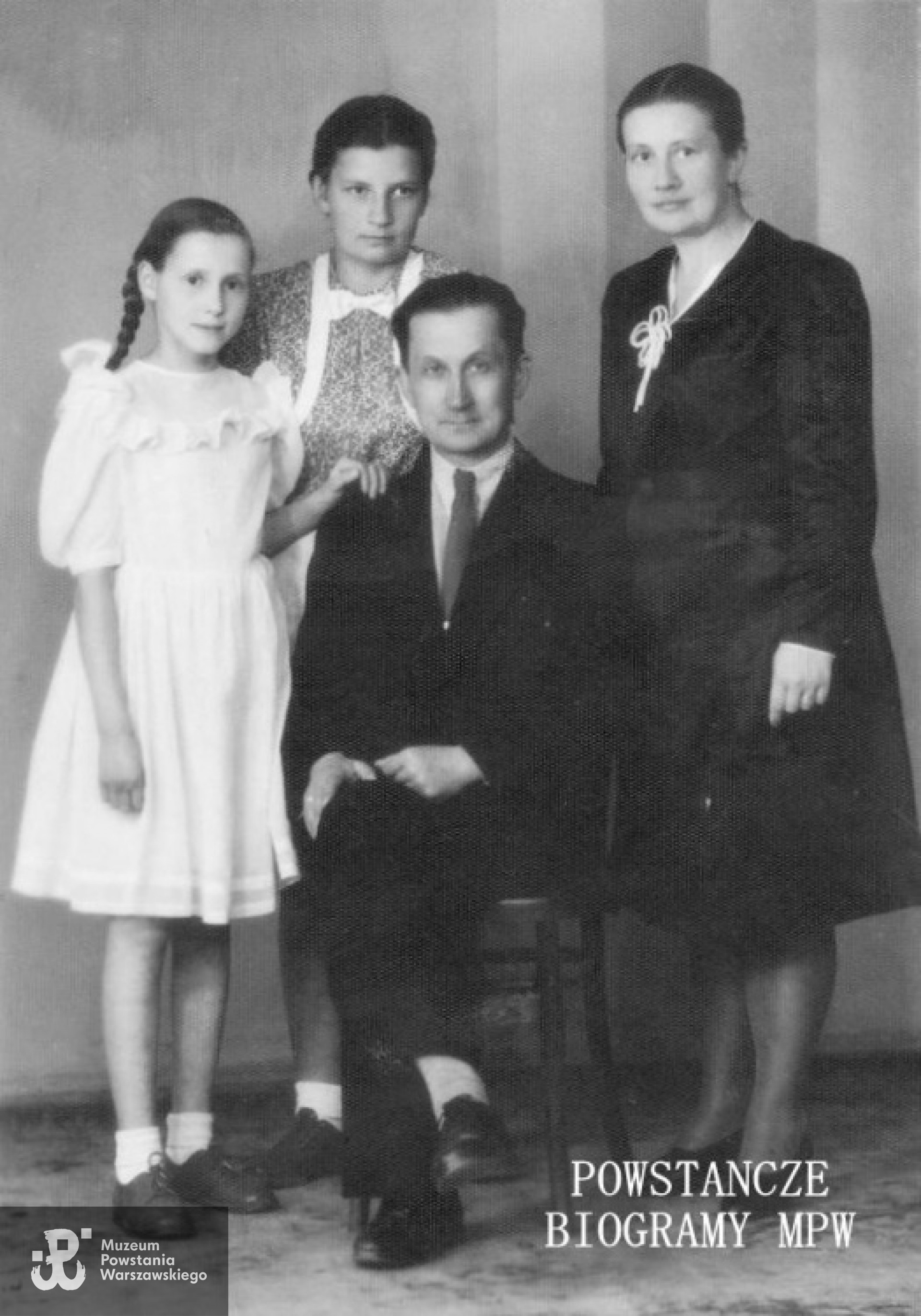 Od prawej Janina, Henryk i Maria Jętkiewicz i adoptowana córka Janina Kwiatkowska (Feldman). Fot. archiwum rodzinne