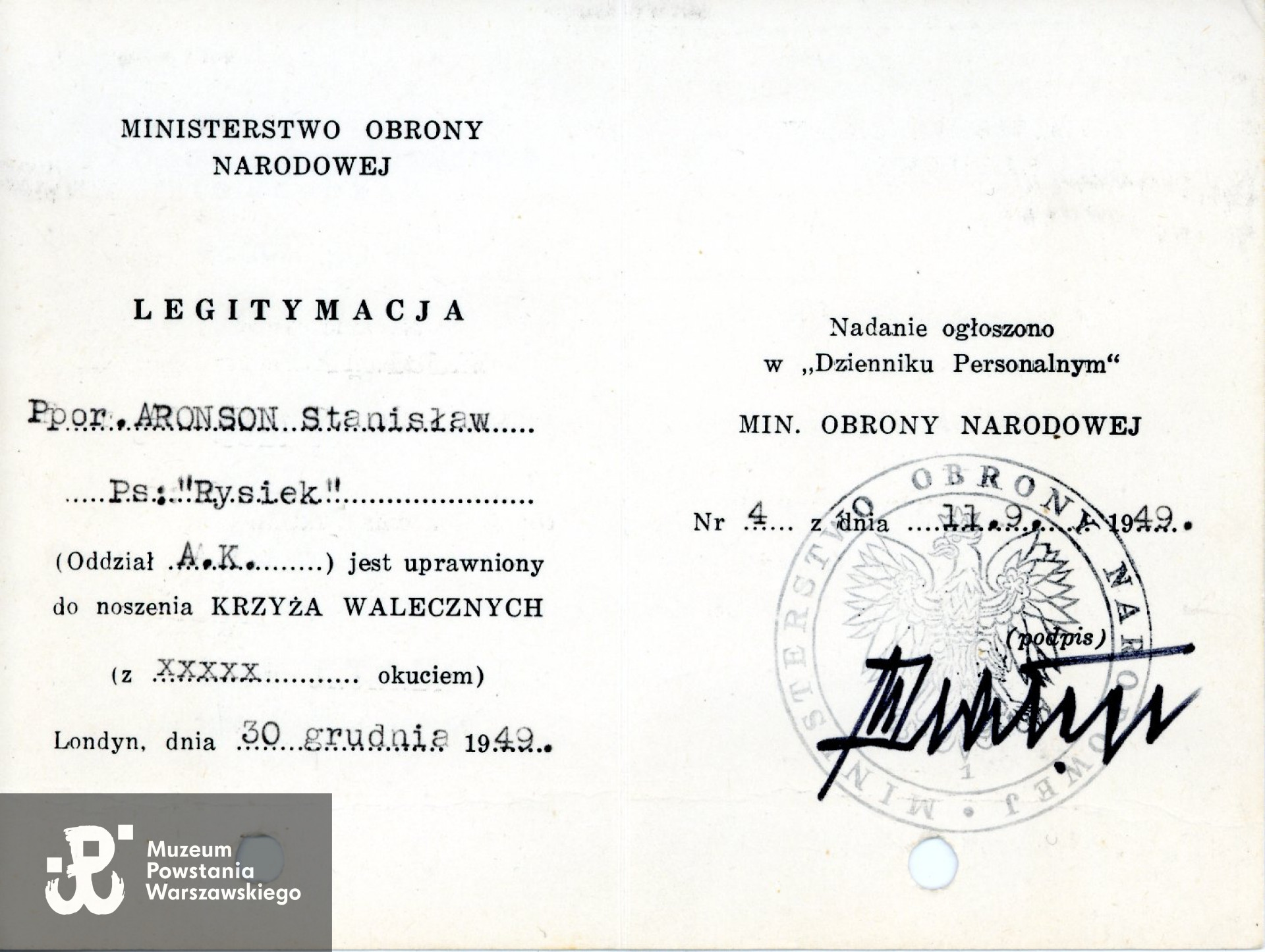 Legitymacja Krzyża Walecznych, nadanego Stanisławowi Aronsonowi. Zbiory Muzeum Powstania Warszawskiego; sygn. MPW-A-10005.