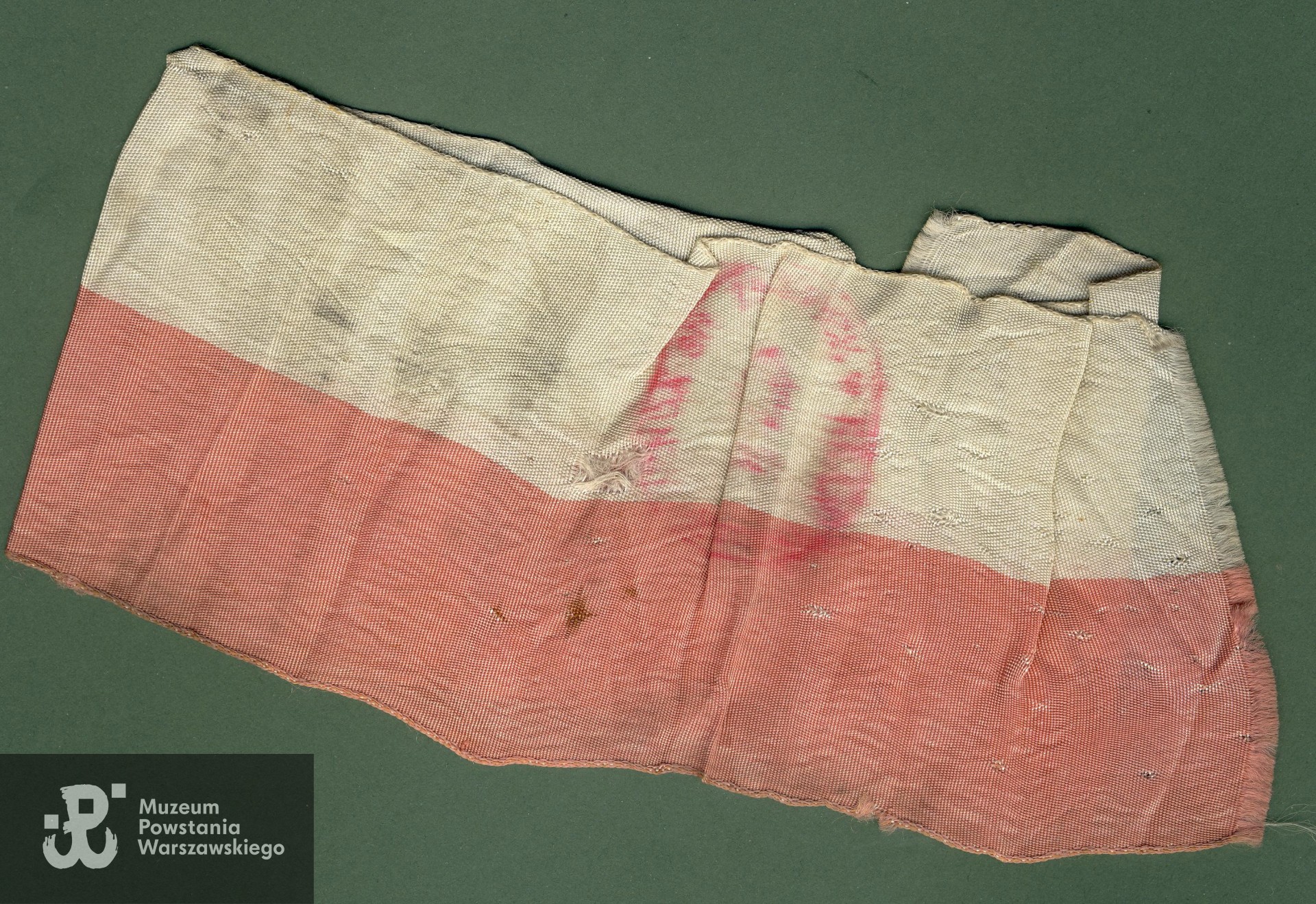 Zachowana powstańcza opaska Zofii Wilskiej. Ze zbiorów rodzinnych, skan udostępniła p. Zofia Jachymska, córka Zofii Wilskiej-Bukowczyk