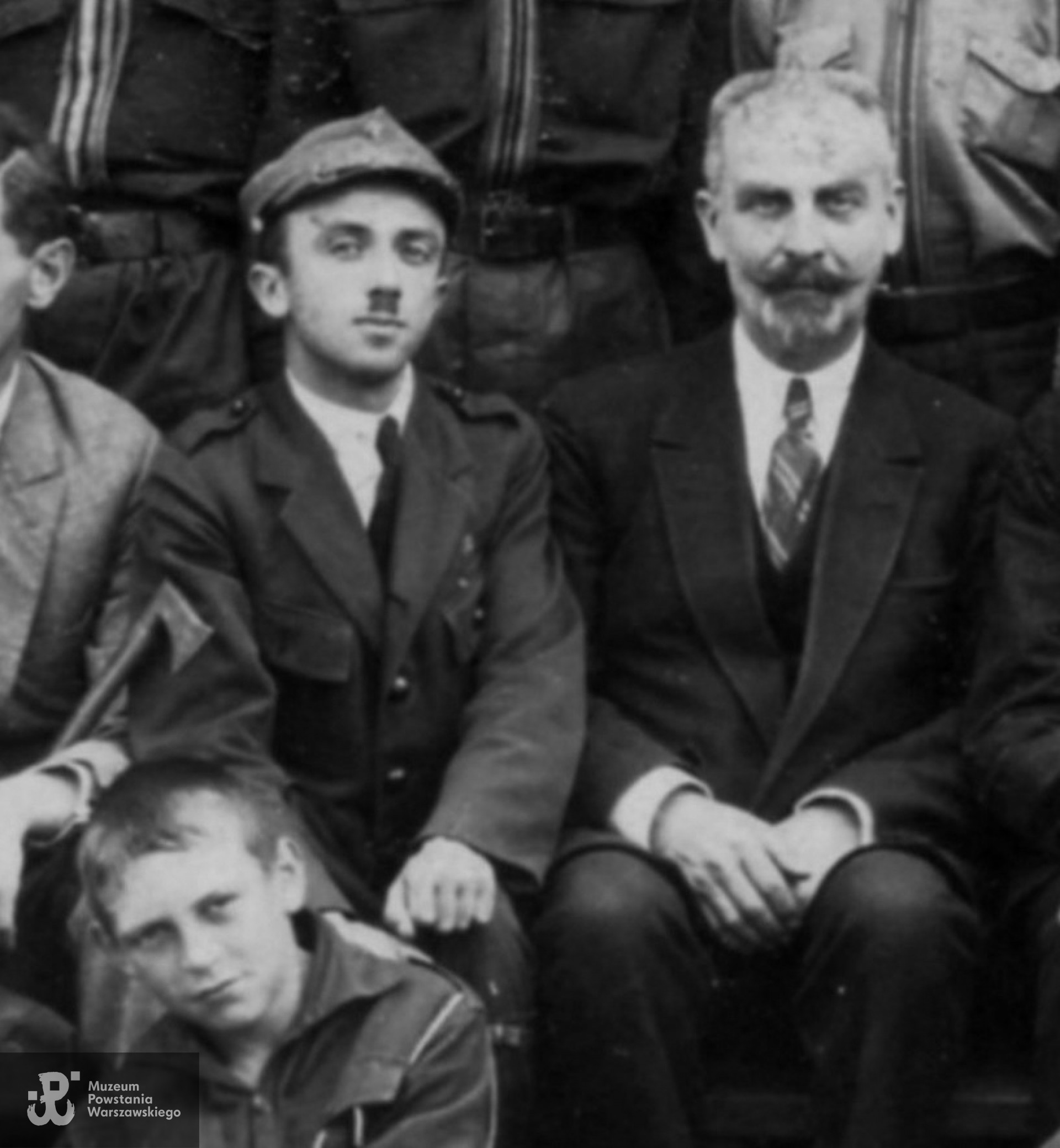 Powiększony fragment poprzedniego zdjęcia. Ze zbiorów  Pokoju Kombatanta MPW