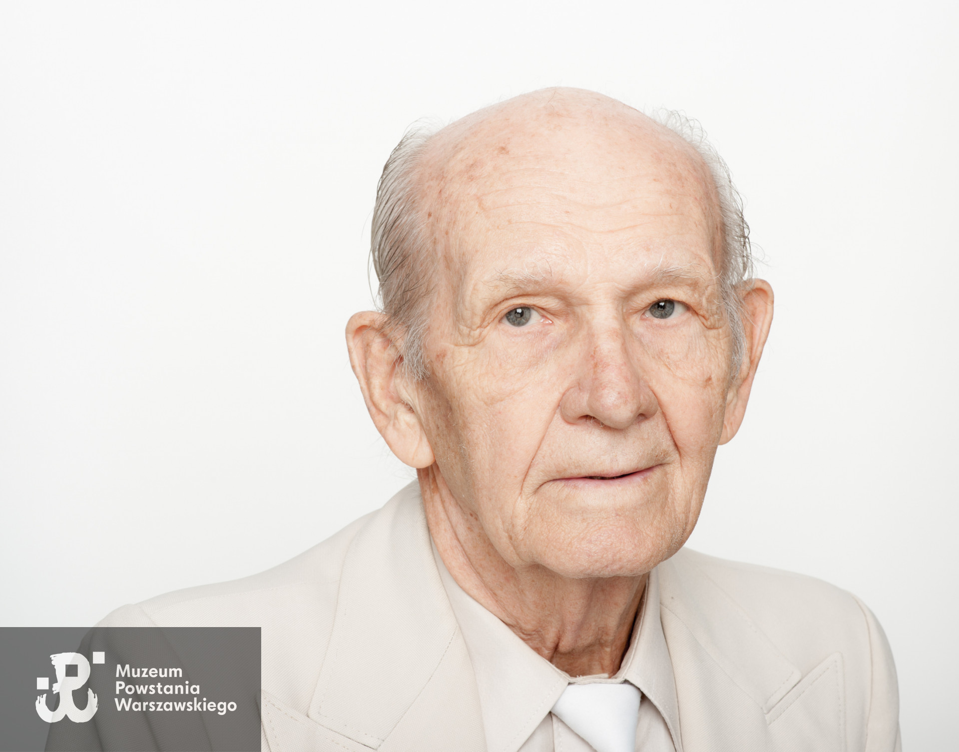 Zdjęcie z serii portretów Powstańców Warszawskich w ramach projektu "1944/70/2014" realizowanego przez grupę WWPHOTO dla uczczenia 70. rocznicy wybuchu Powstania Warszawskiego. Muzeum Powstania Warszawskiego, 22.07-04.08 2013.