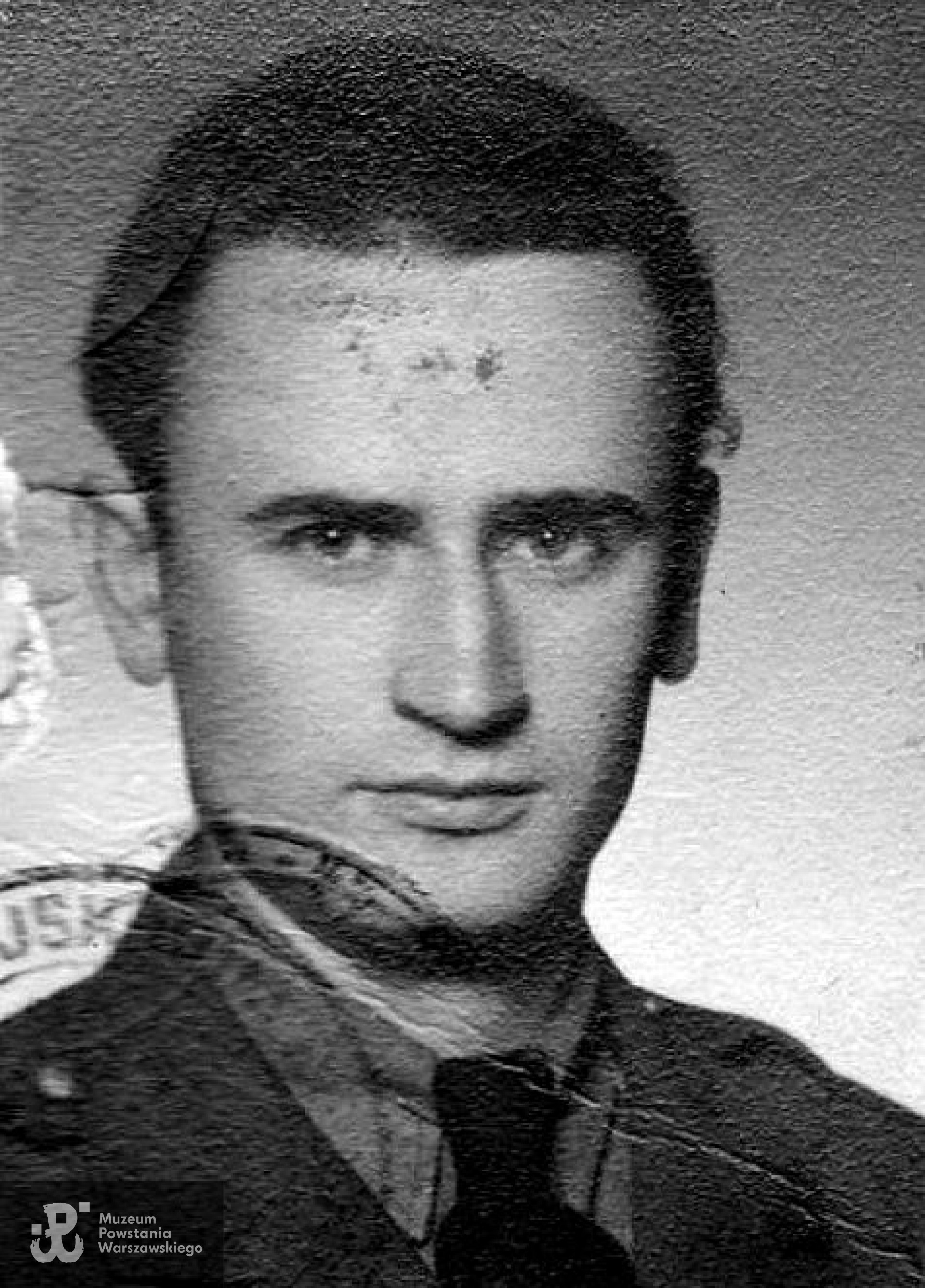 Fotografia Stanisława Chechłowskiego z książeczki wojskowej - rok 1949. Zdjęcie z archiwum rodzinnego Rafała Filipskiego.