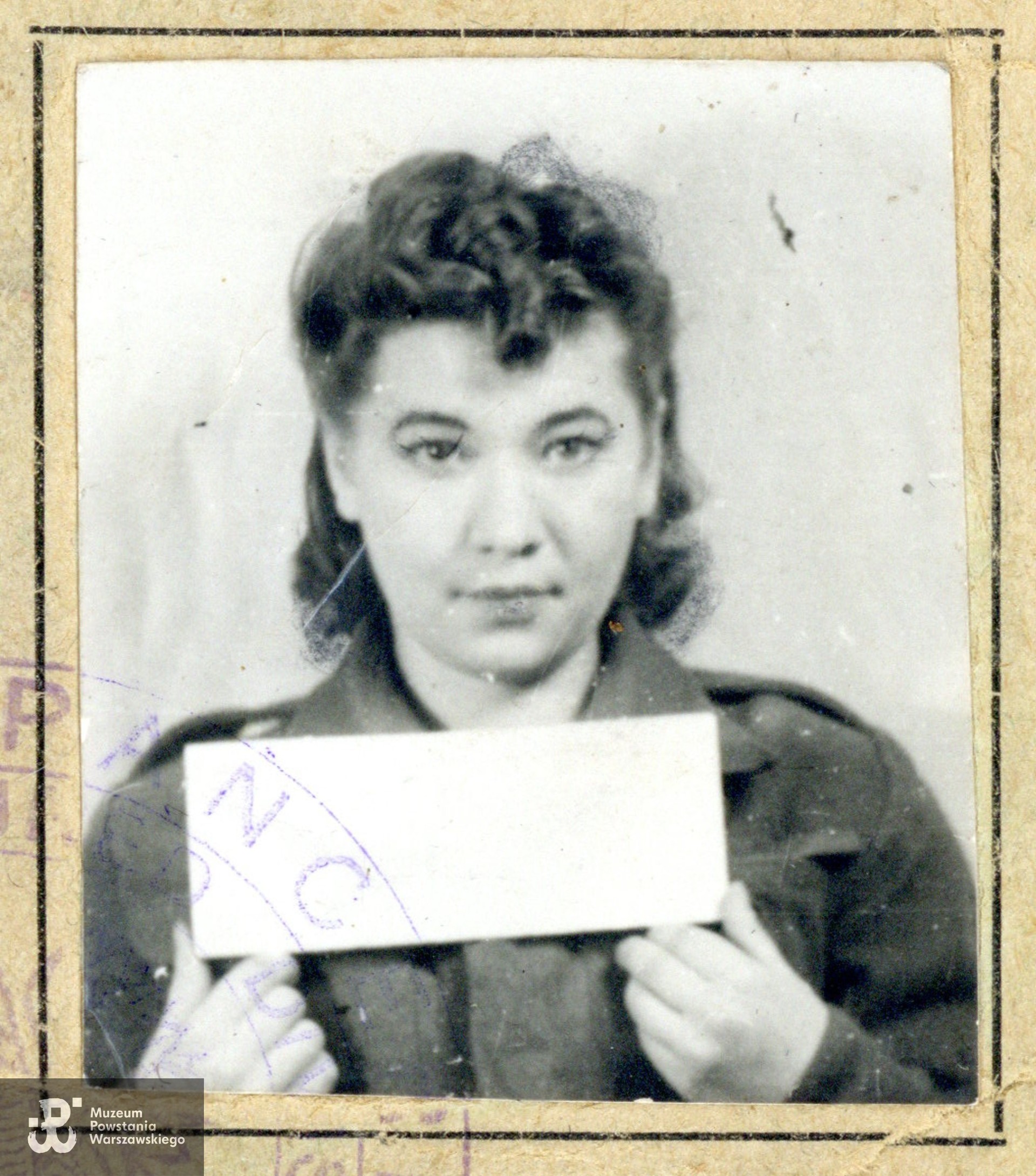 łączniczka Lidia Irmina Kaczmarek, I-voto Zwierzchowska, po wojnie  Kornecka (Kornecki) "Marzena". Na zdjęciu po Powstaniu Warszawskim, 1944/1945. 