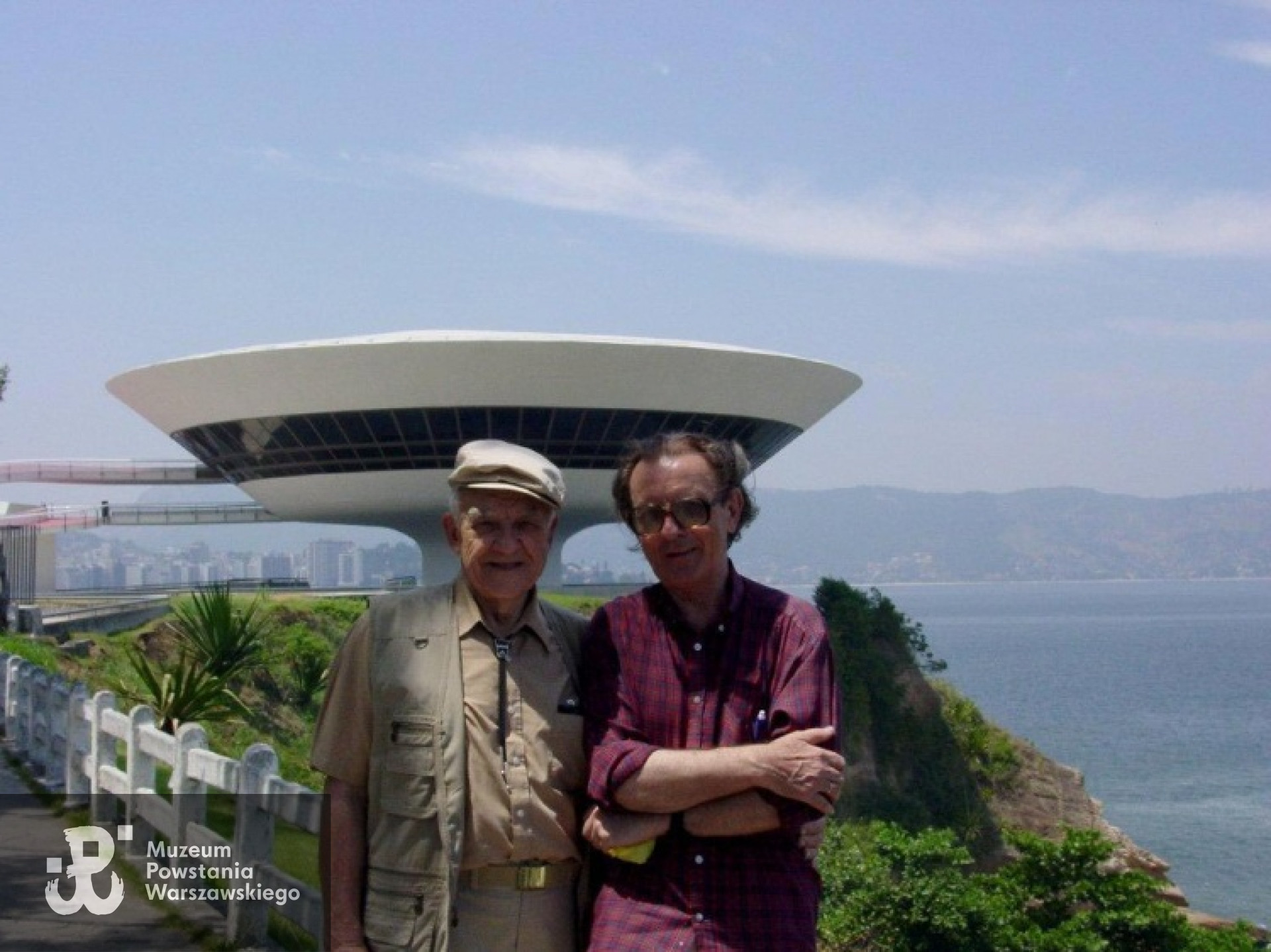 Janusz Klepacz (po lewej) z kolegą z plutonu 1112 Dywizjonu AK "Jeleń" Krzysztofem Głuchowskim - Rio de Janeiro 2003