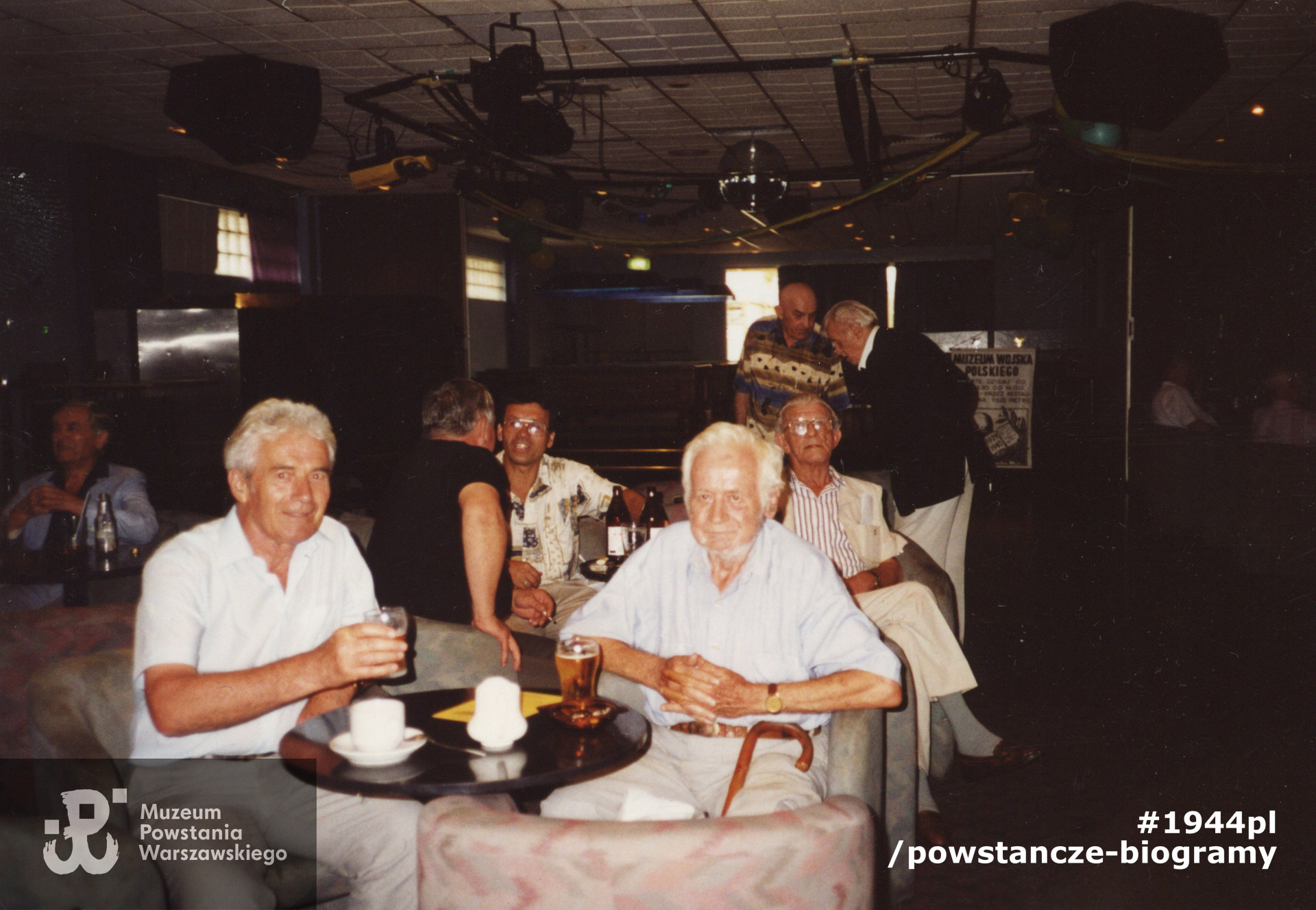 Marian Bruszewski "Biernacki" (na zdjęciu z prawej strony) z przyjacielem, p. Witkowskim - Klub  Polski  w Ashfield, kwiecień 2001 rok. Fot. z archiwum rodzinnego, udostępnił p. Leszek Przybylski