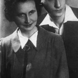 Warszawa 10.12.1943 r. Tadeusz Borowski z mamą Marią