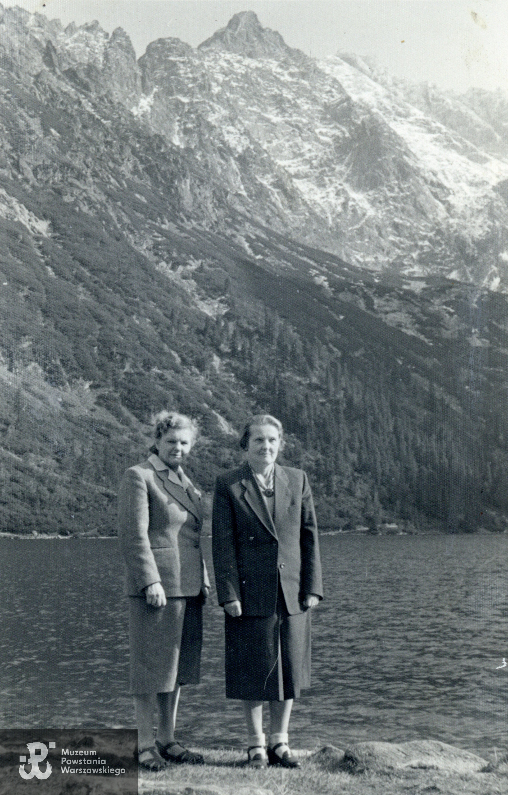 Nad Morskim Okiem, 1960 rok. Fot. ze zbiorów rodzinnych p. Elżbiety Kozikowskiej z d. Chomentowskiej, bratanicy. Skany wykonano w Muzeum Powstania Warszawskiego, 05/2023