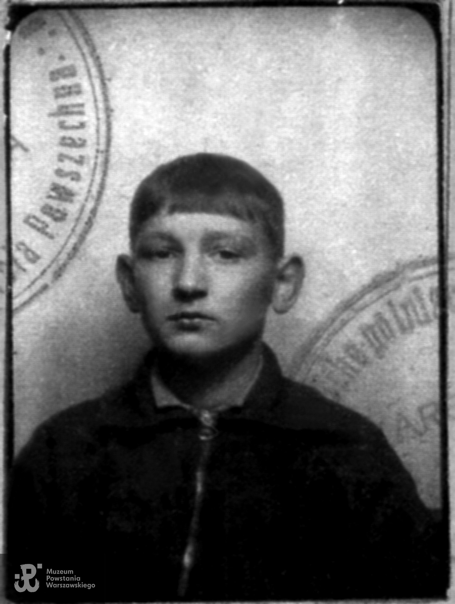 Fotografia z okresu okupacji niemieckiej, pochodząca z legitymacji szkolnej. Ze zbiorów prywatnych p. Włodzimierza Dusiewicza