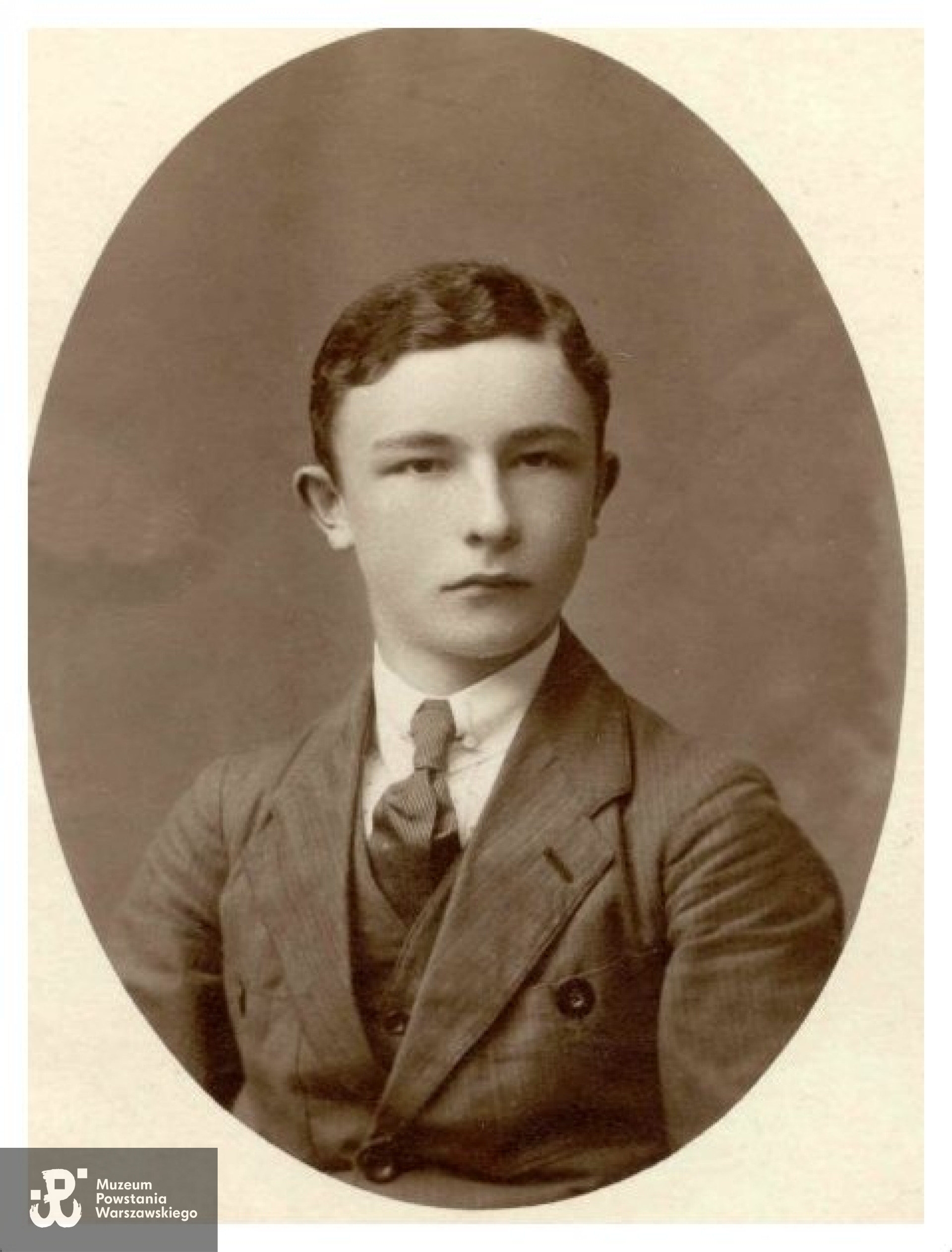 Młody Wacław Janaszek. Zdjęcie dzięki uprzejmości Stowarzyszenia Pamięci Powstania Warszawskiego 1944 - ze zbiorów SPPW1944