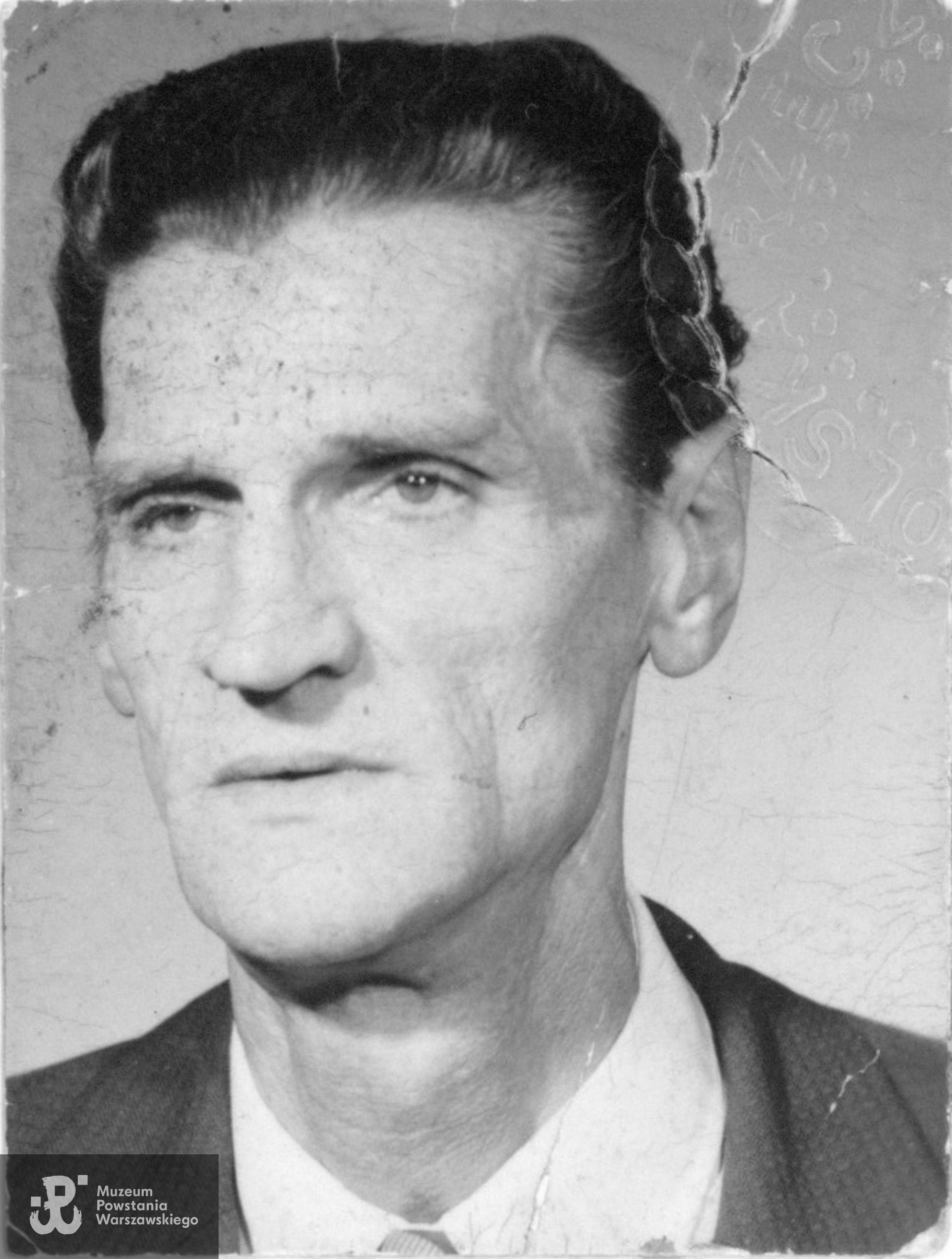 Bronisław Borowski, fotografia portretowa z lat 70-tych XX w.  Fot. ze zbiorów rodzinnych, udostępniła p. Krystyna Borowska, synowa Powstańca