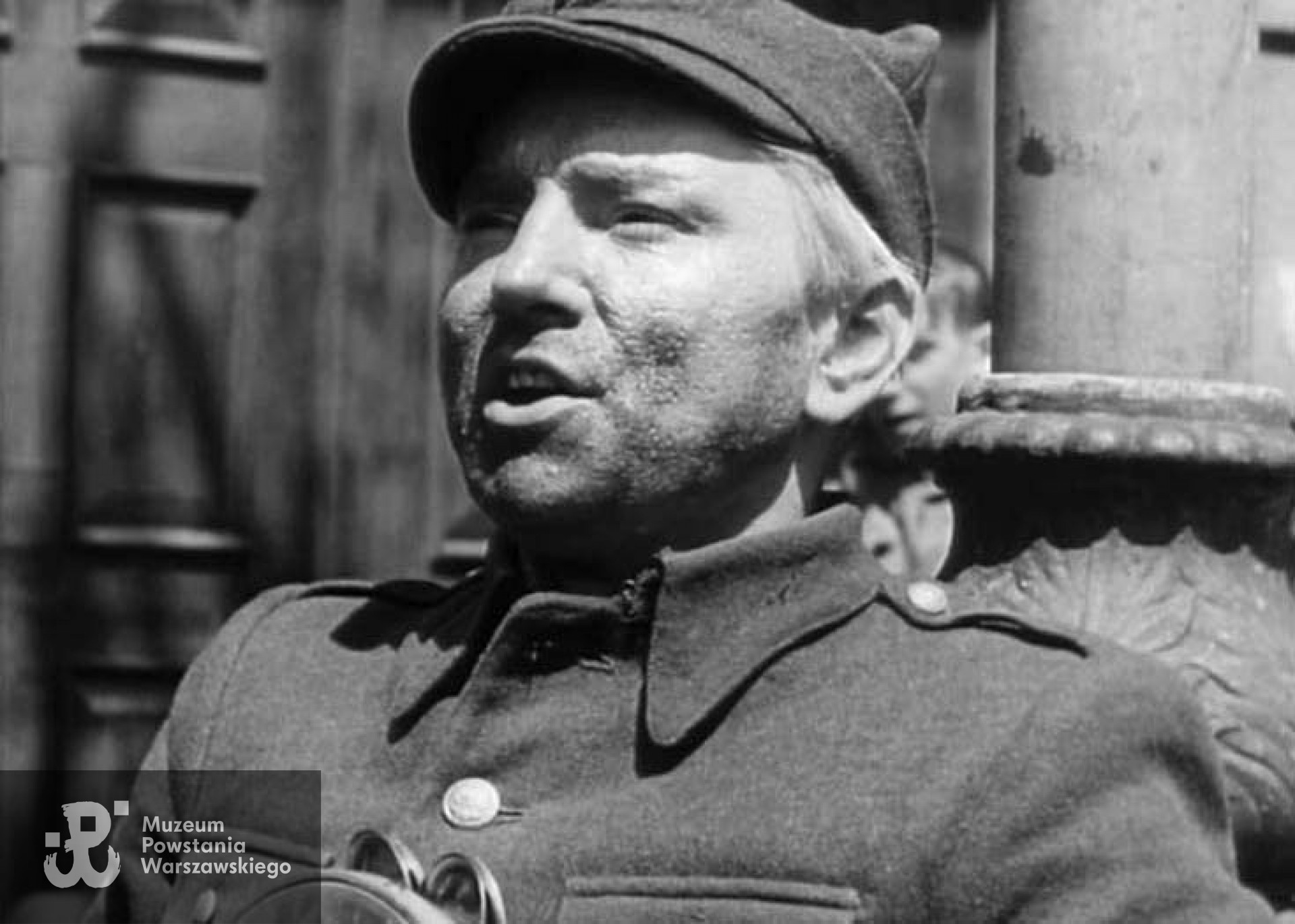 Leon Pietraszkiewicz jako muzyk uliczny w filmie "Zakazane piosenki" (1946)