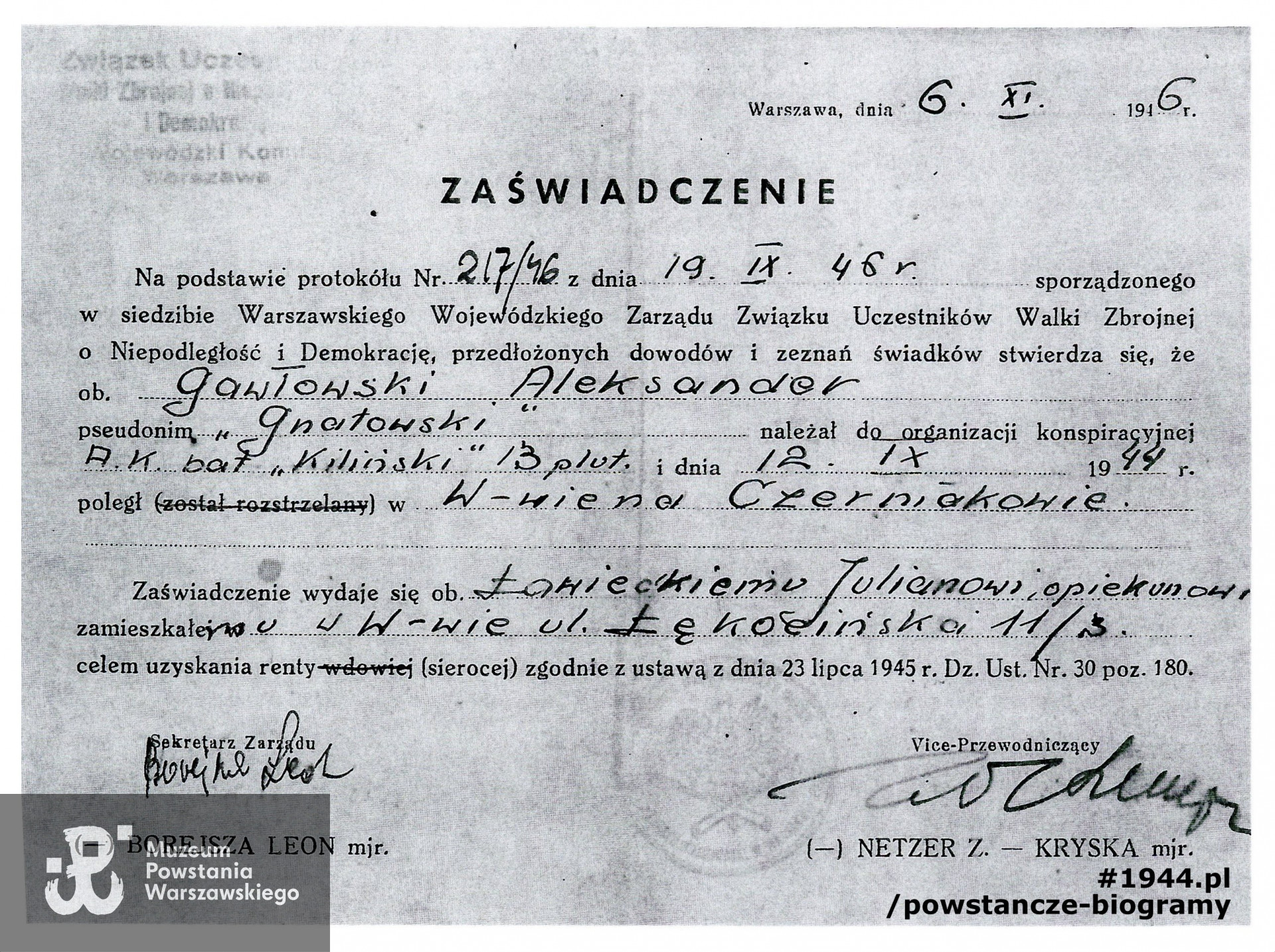 Zaświadczenie wydane przez ZBoWiD w 1946 roku z widocznym podpisem mjr. Zygmunta Netzera ps. "Kryska" poświadczające śmierć Aleksandra podczas walk na Górnym Czerniakowie. Z archiwum Stanisława Gawłowskiego