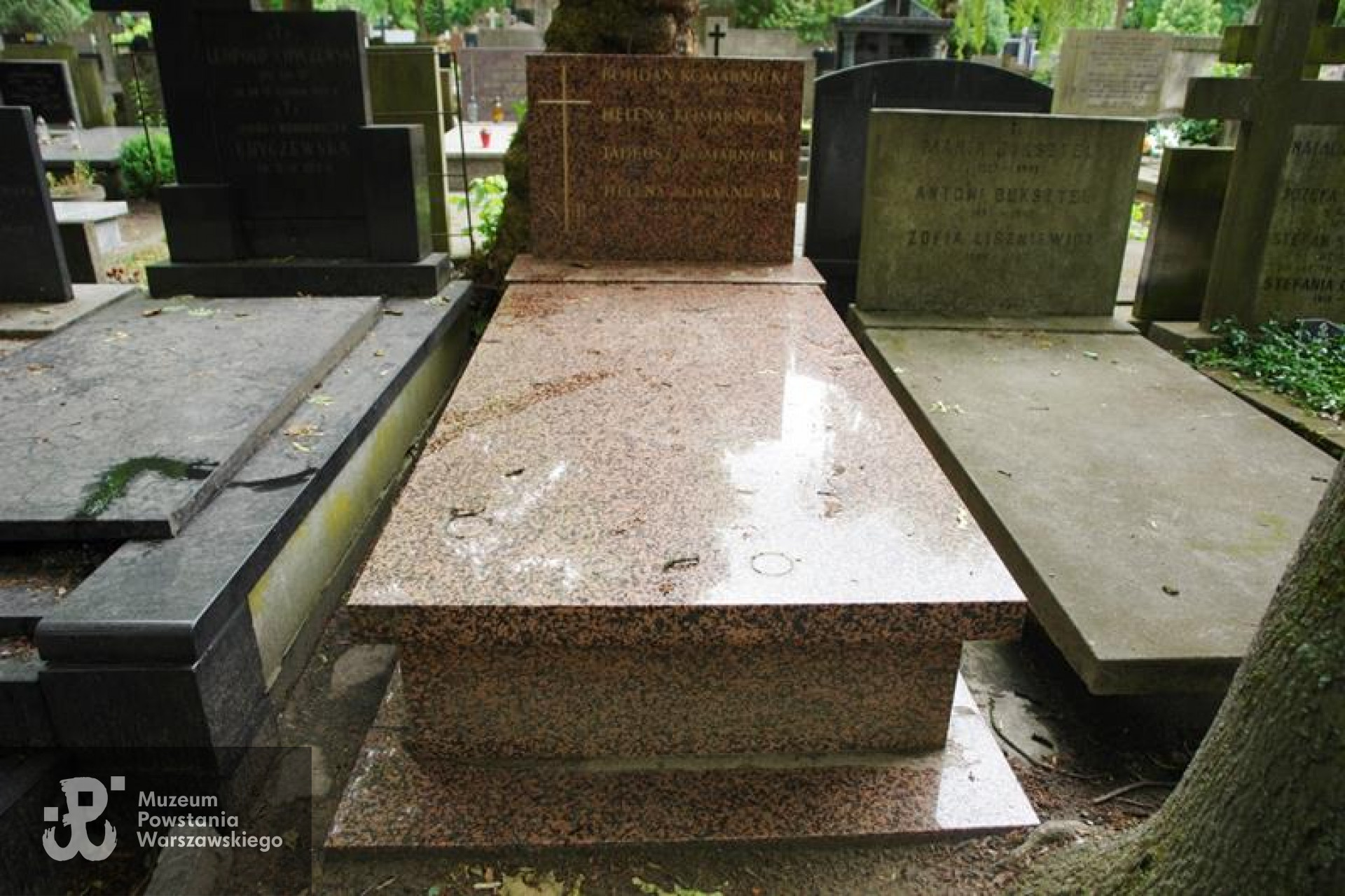 Fot. Warszawskie Zabytkowe Pomniki Nagrobne:  serwis mapowy m. st. Warszawy: <i>cmentarze.um.warszawa.pl</i>