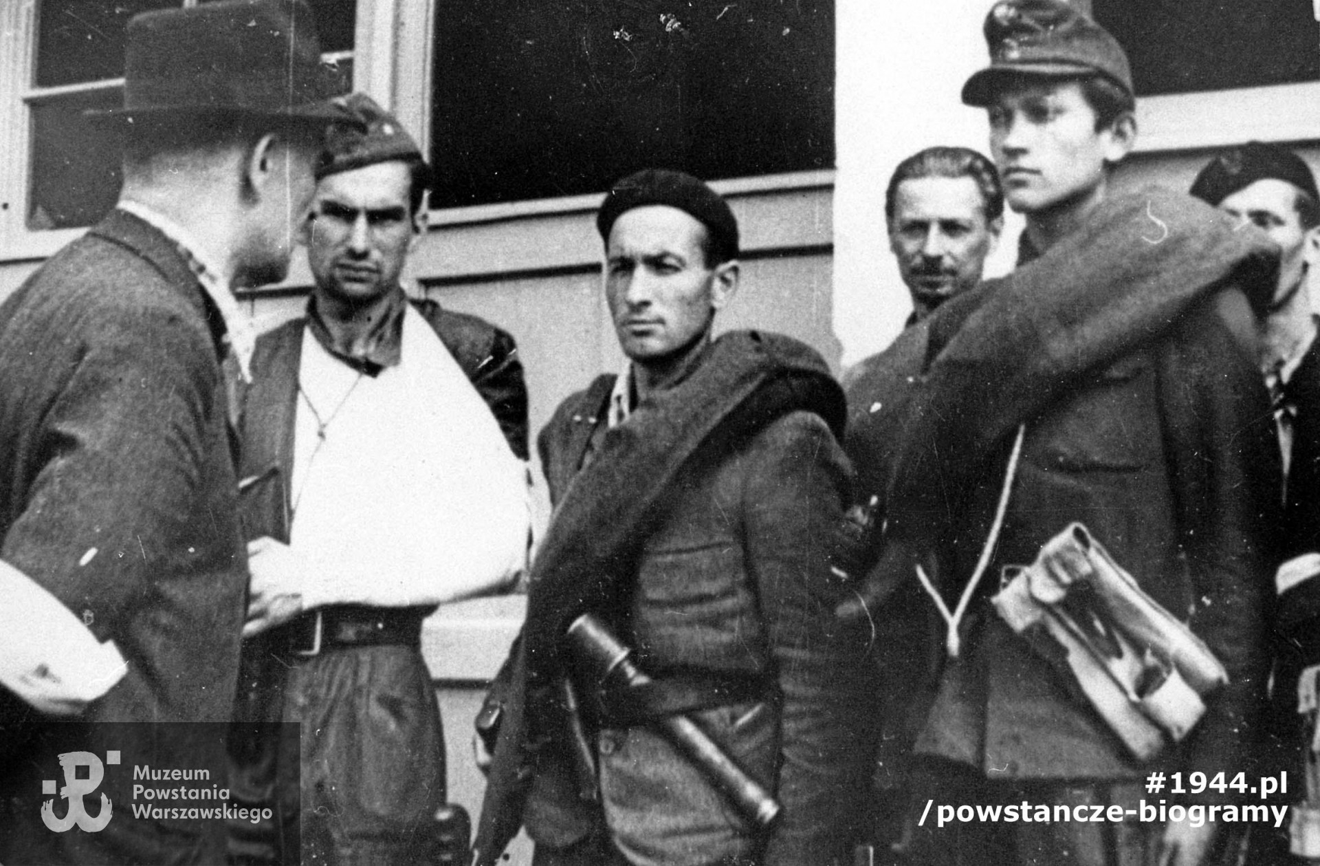 Zdjęcie filmowe z Powstania Warszawskiego autorstwa Romana Banacha ps. "Świerk". Ze zbiorów Muzeum Powstania Warszawskiego
