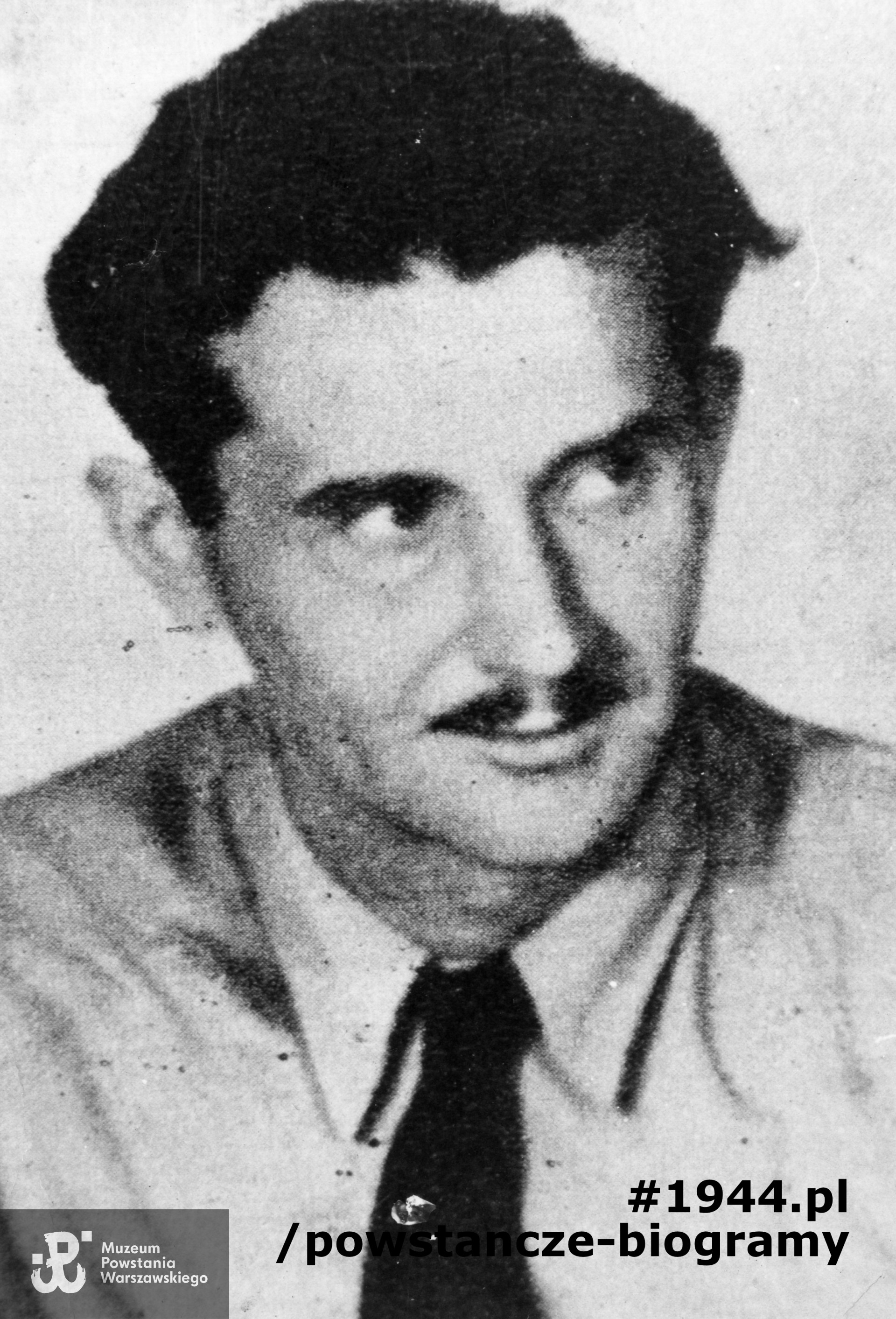 Kpt. Tadeusz Dąbrowski "Prus".  Fotografia portretowa, ze zbiorów  Muzeum Powstania Warszawskiego, sygn. MPW-IK/1140