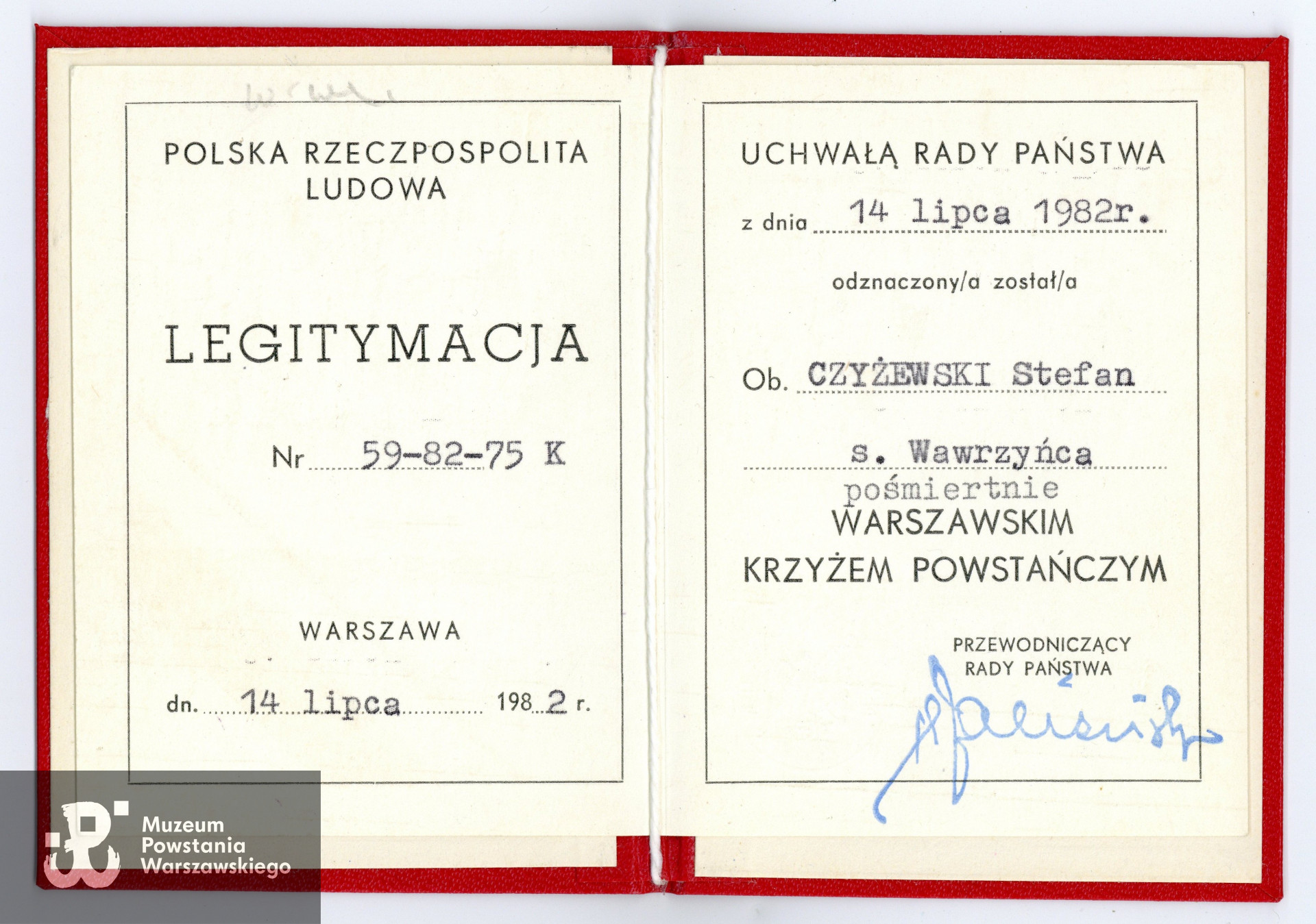 Legitymacja odznaczeniowa - Warszawski Krzyż Powstańczy przyznany Stefanowi Czyżewskiemu pośmiertnie w 1982 roku.   Ze zbiorów rodzinnych, udostępniła p. Kinga Rusin, wnuczka Powstańca.