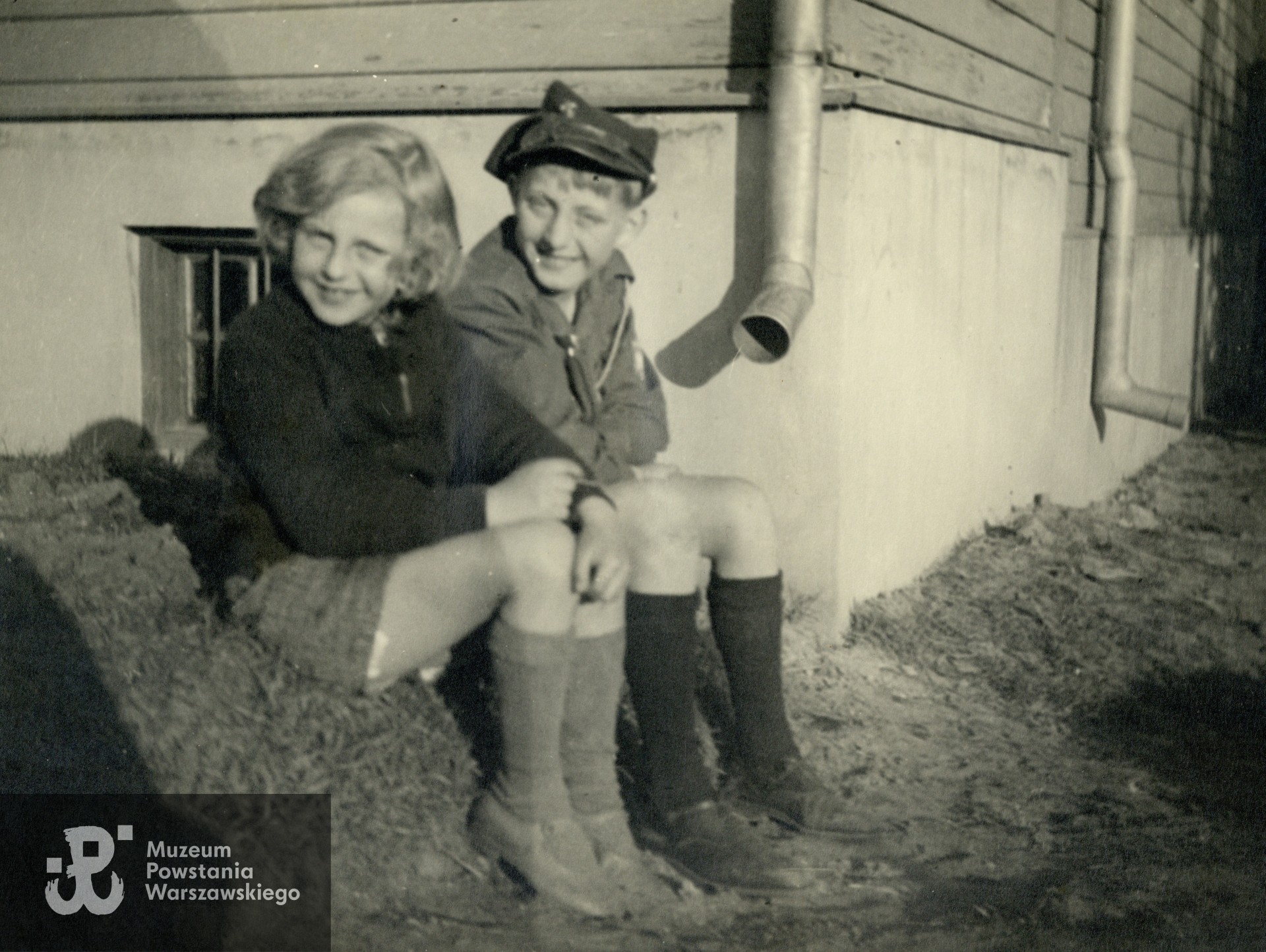 Harcerz Andrzej Bronisław Pląskowski. Fot. ze zbiorów rodzinnych p. Andrzeja Pląskowskiego. Skan wykonano w Muzeum Powstania Warszawskiego, 2016